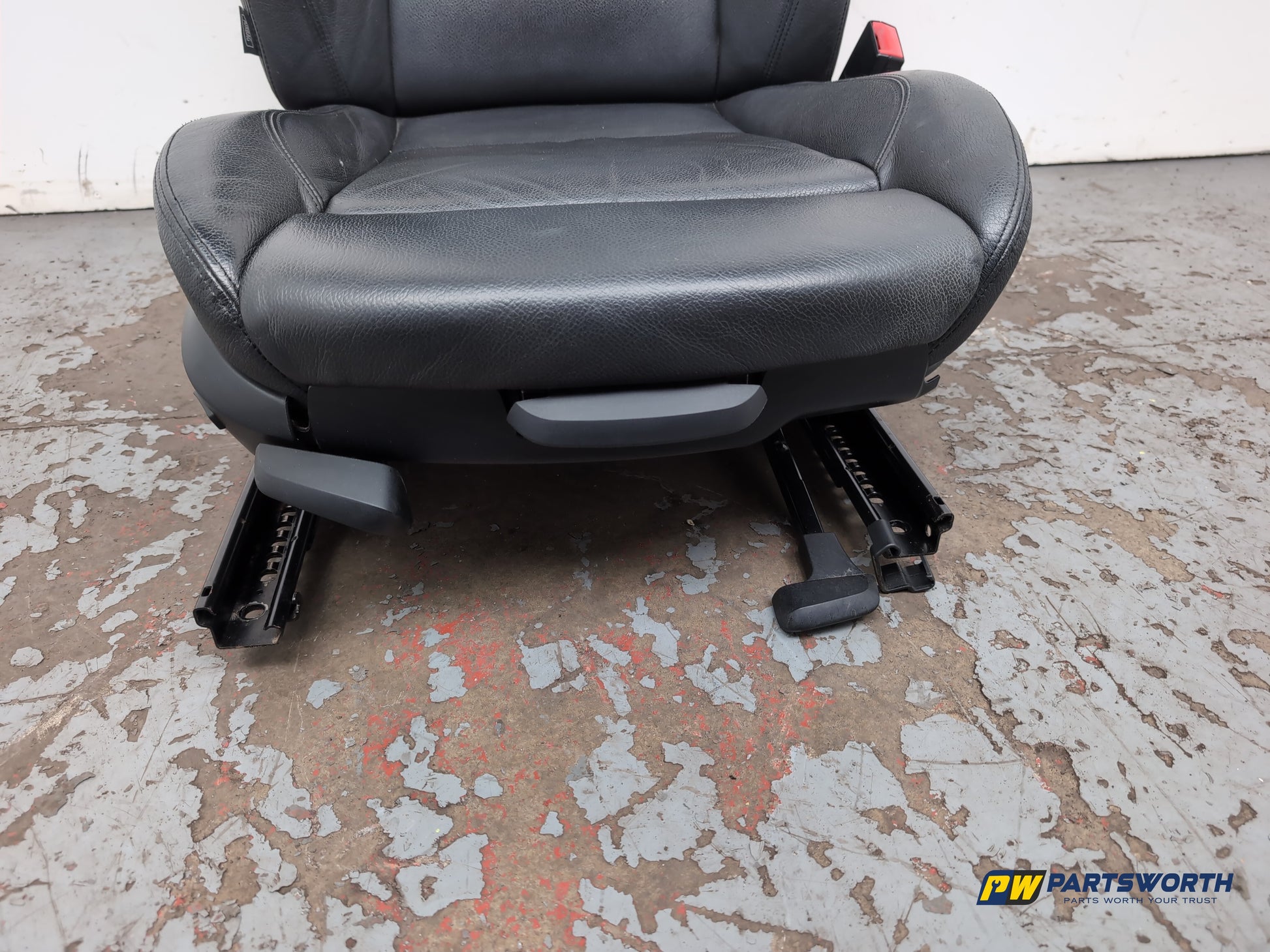 Seat Front RH 7
