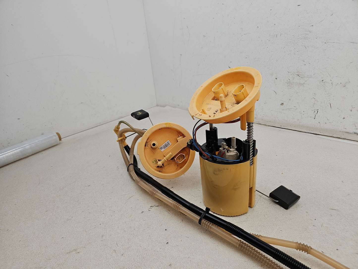 Fuel Tank Sender and Pump Unit 7