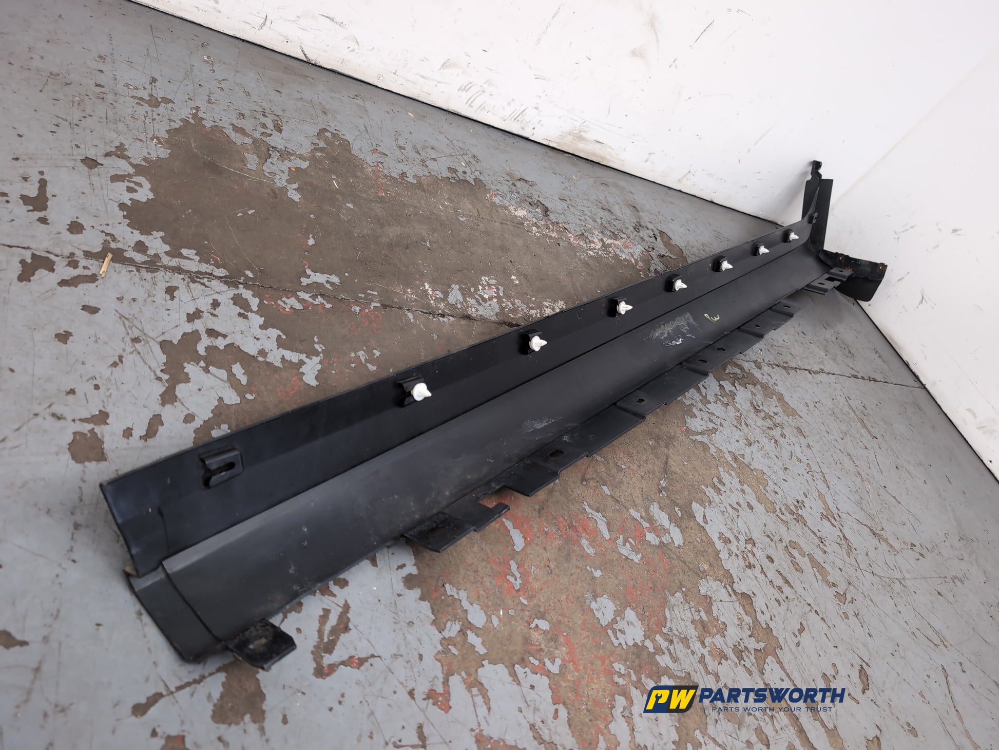 Side Skirt RH 7