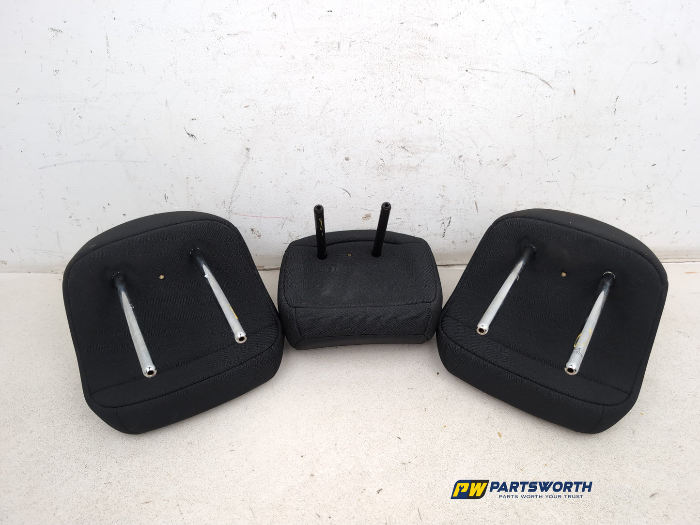 Rear Headrest 7