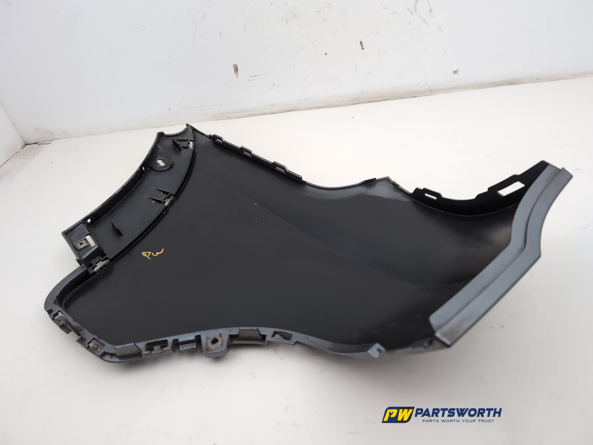 Moulding Quarter Panel RH 7