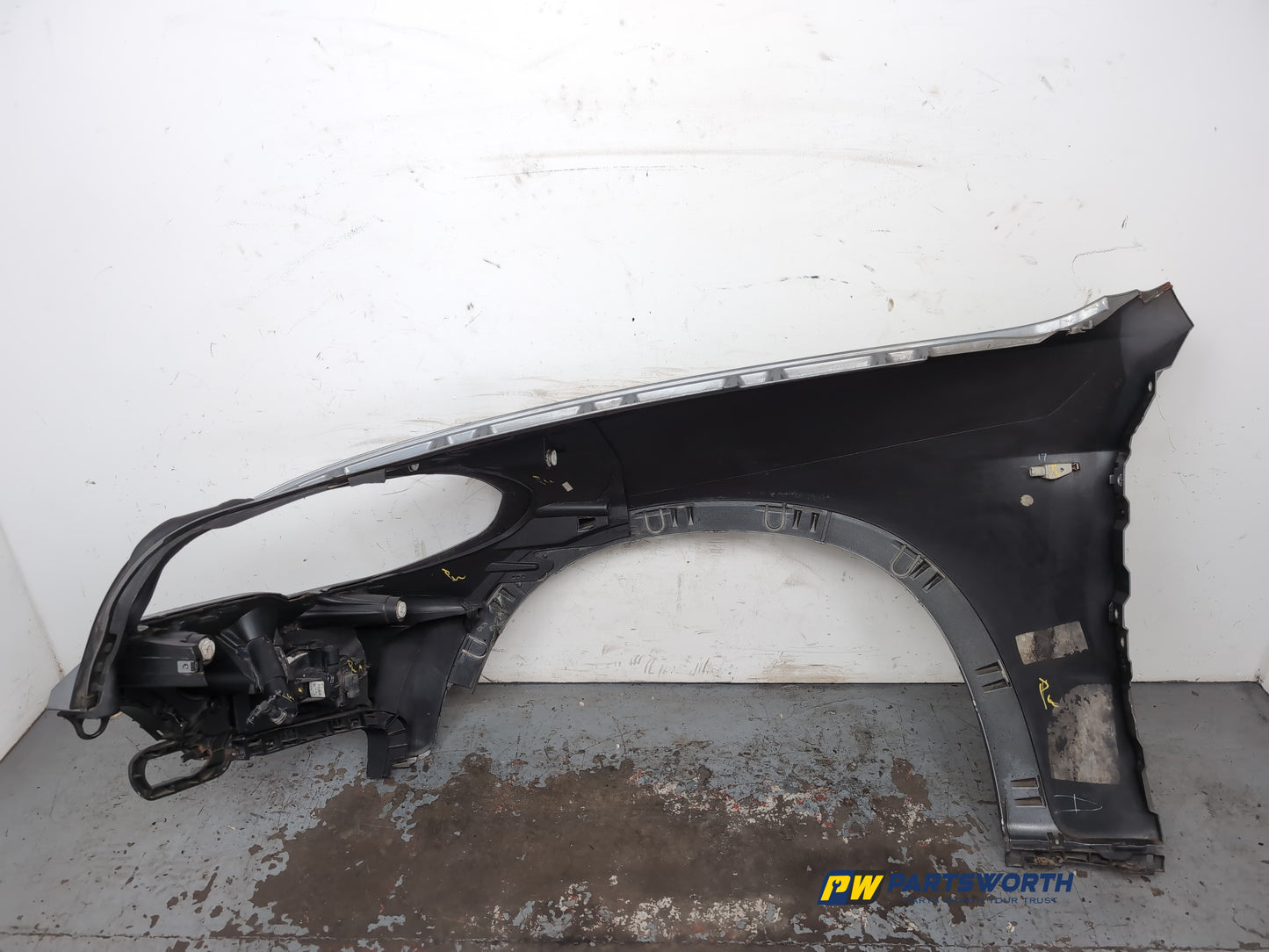 Wing Front RH 7
