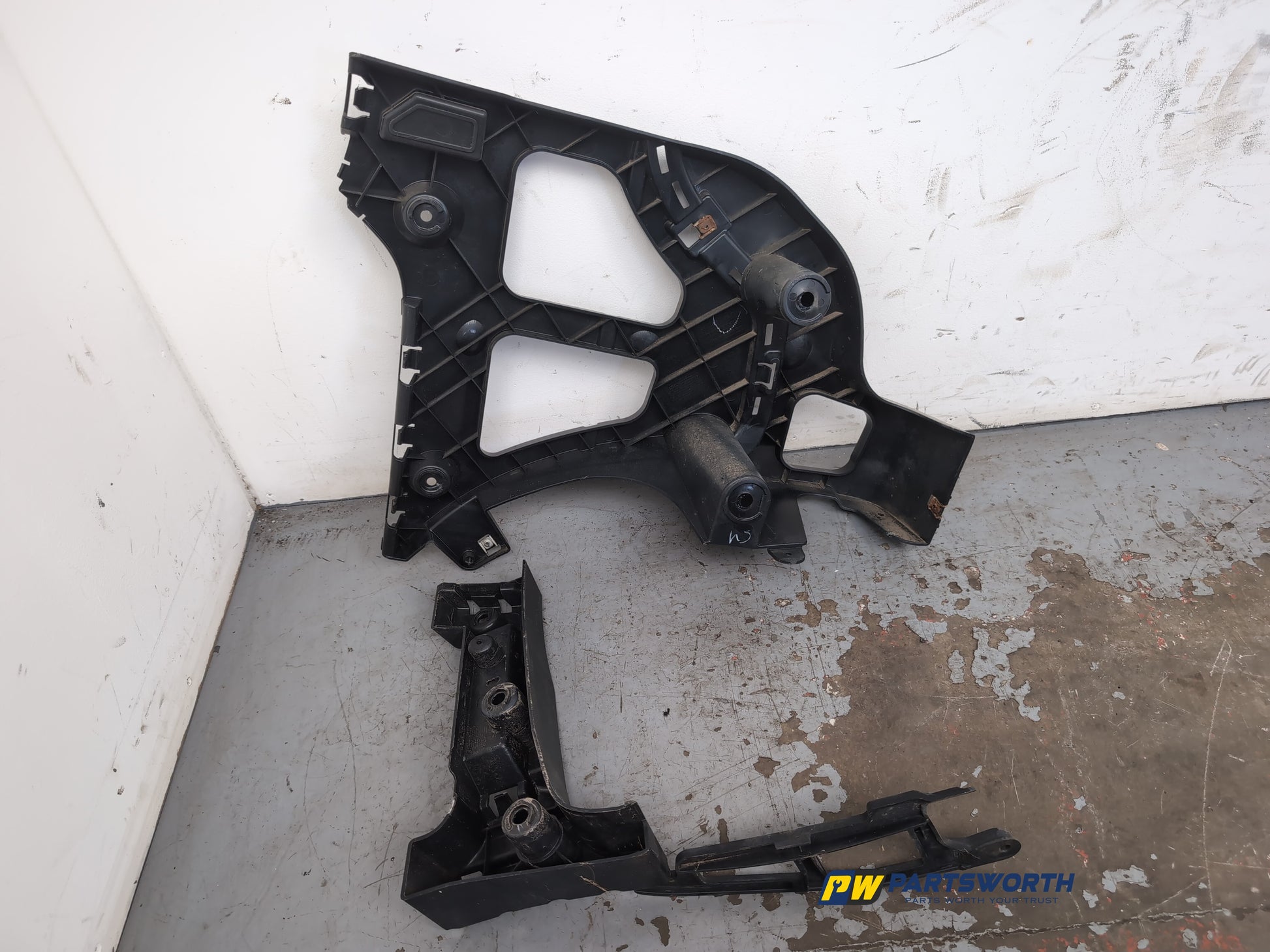 Bumper Rear Bracket LH 7