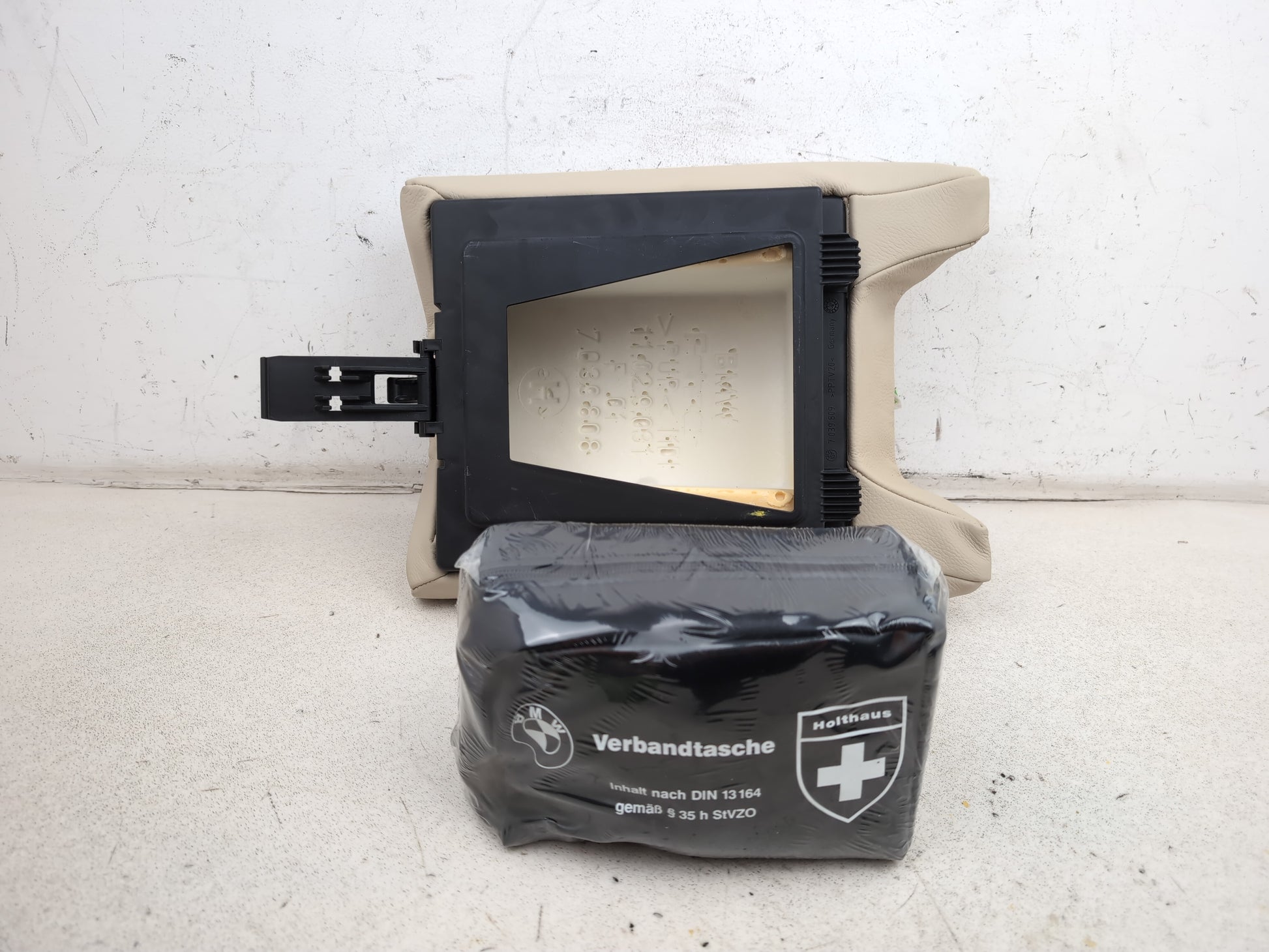 Centre Console Armrest 7