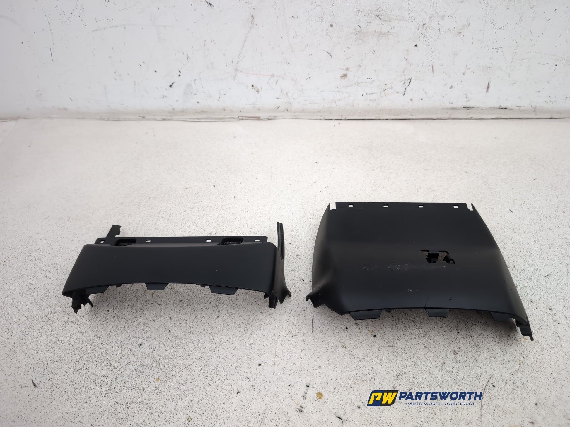 Steering Column Shroud Upper and Lower 7