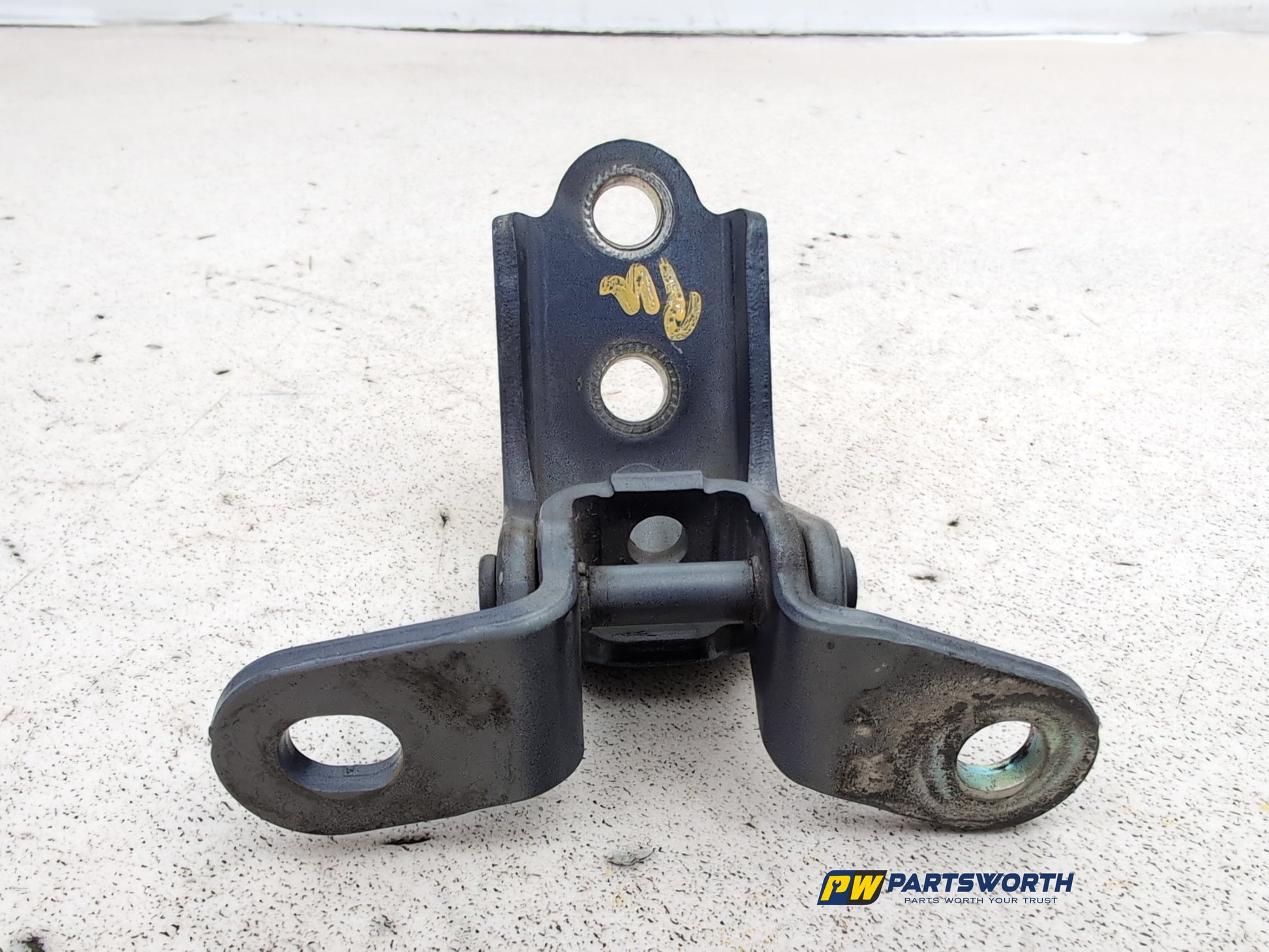 LH Front Door Hinge Pair  7