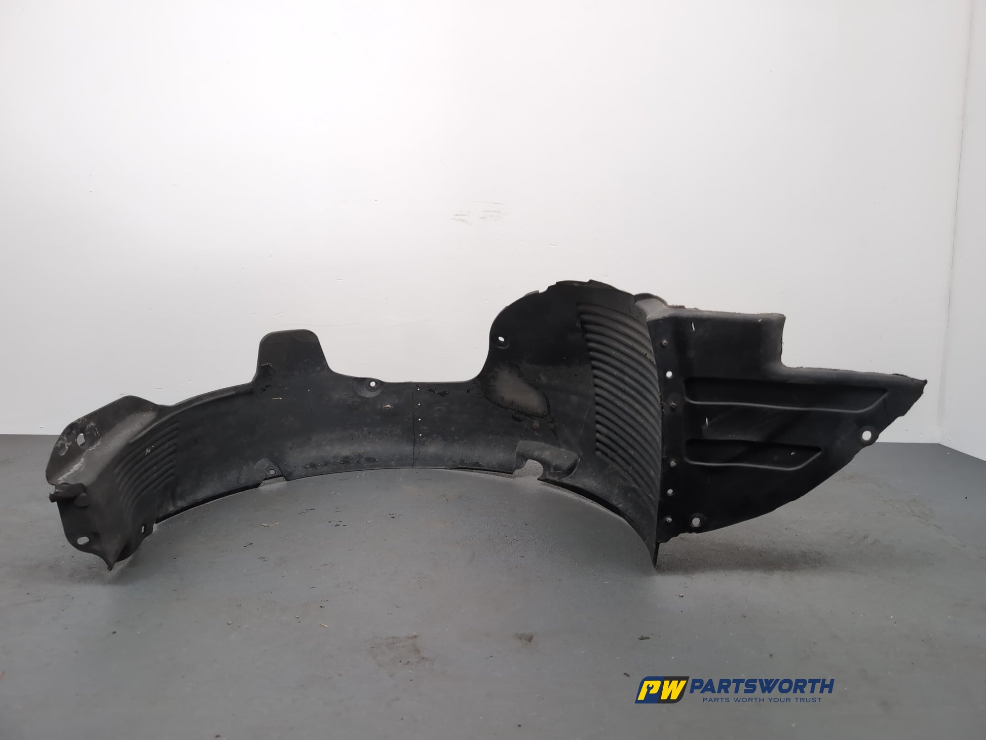 Moulding Wheel Arch Front LH 7
