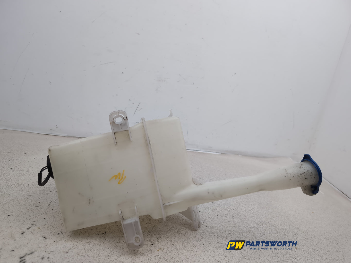 Washer Bottle Windscreen 13