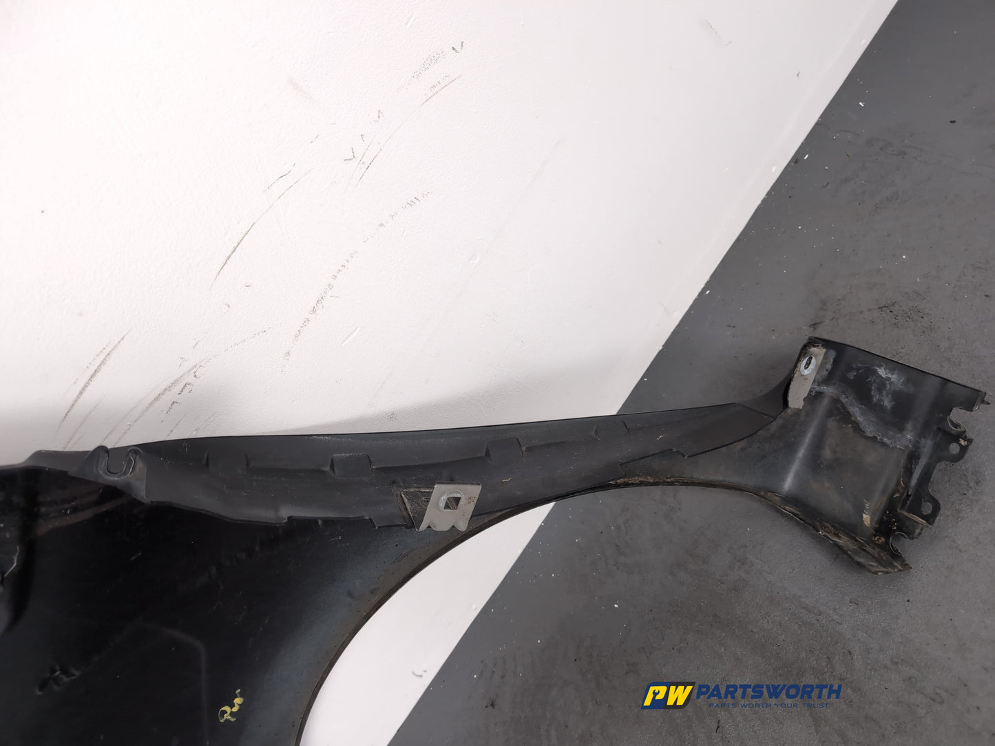 Wing Front RH 14