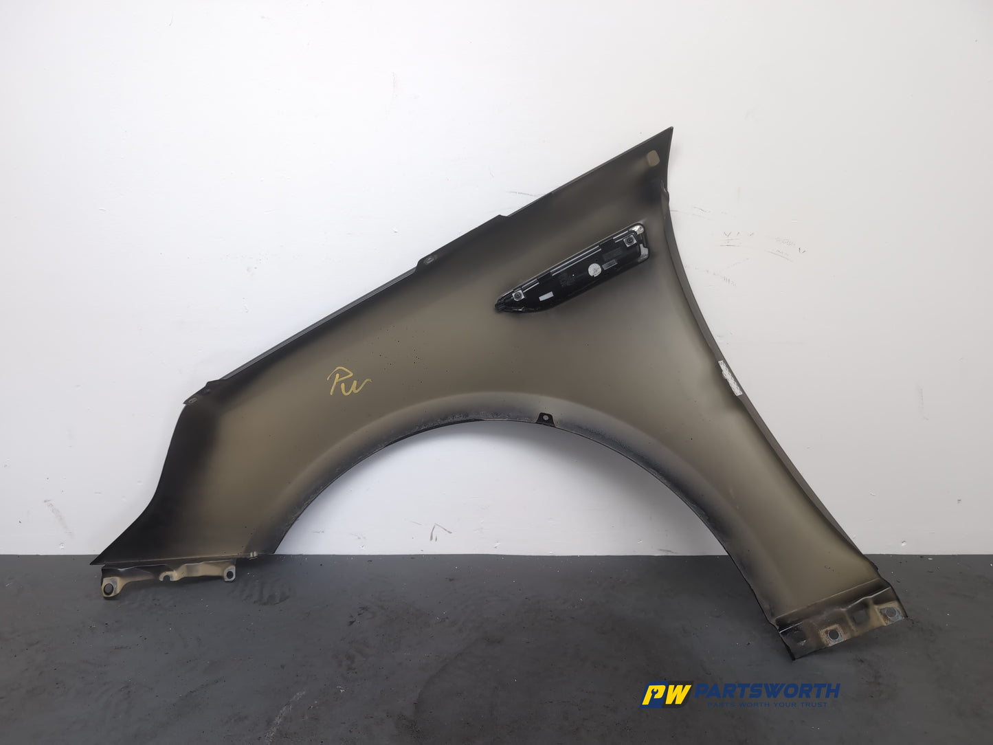 Wing Front RH 13