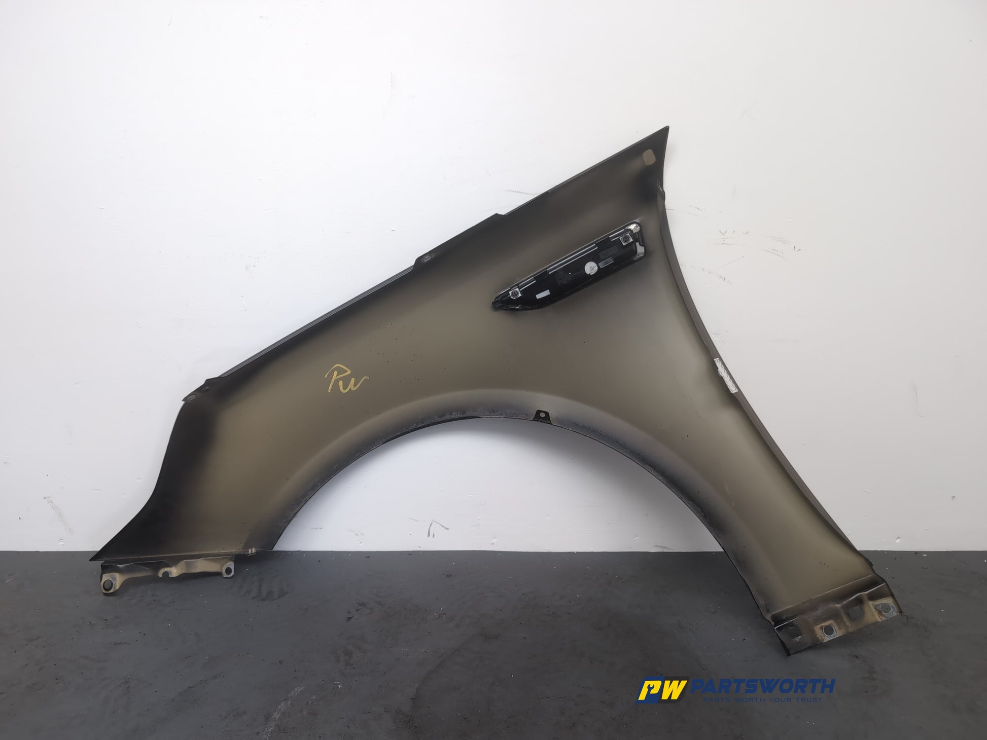 Wing Front RH 14