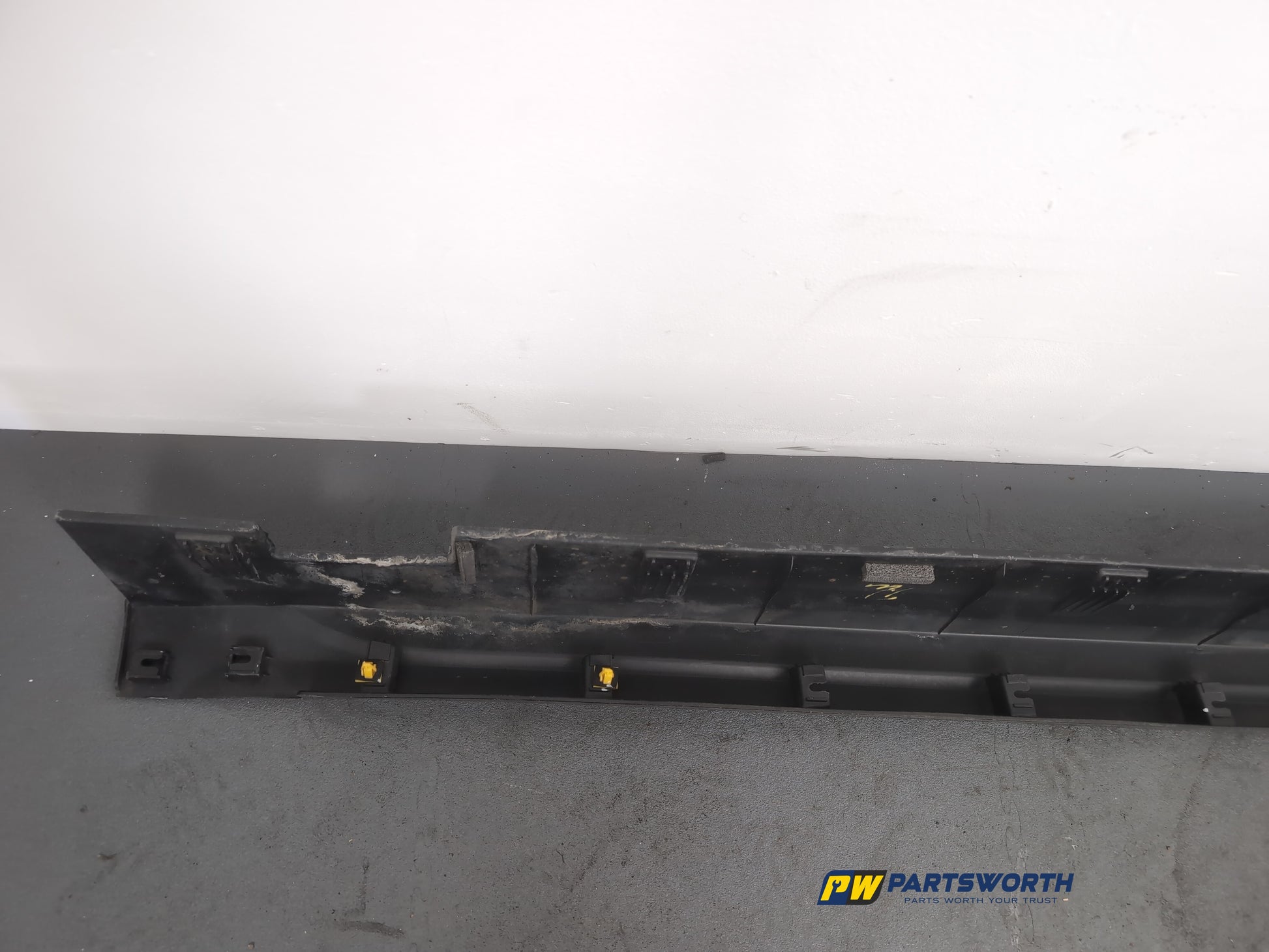Side Skirt LH 13