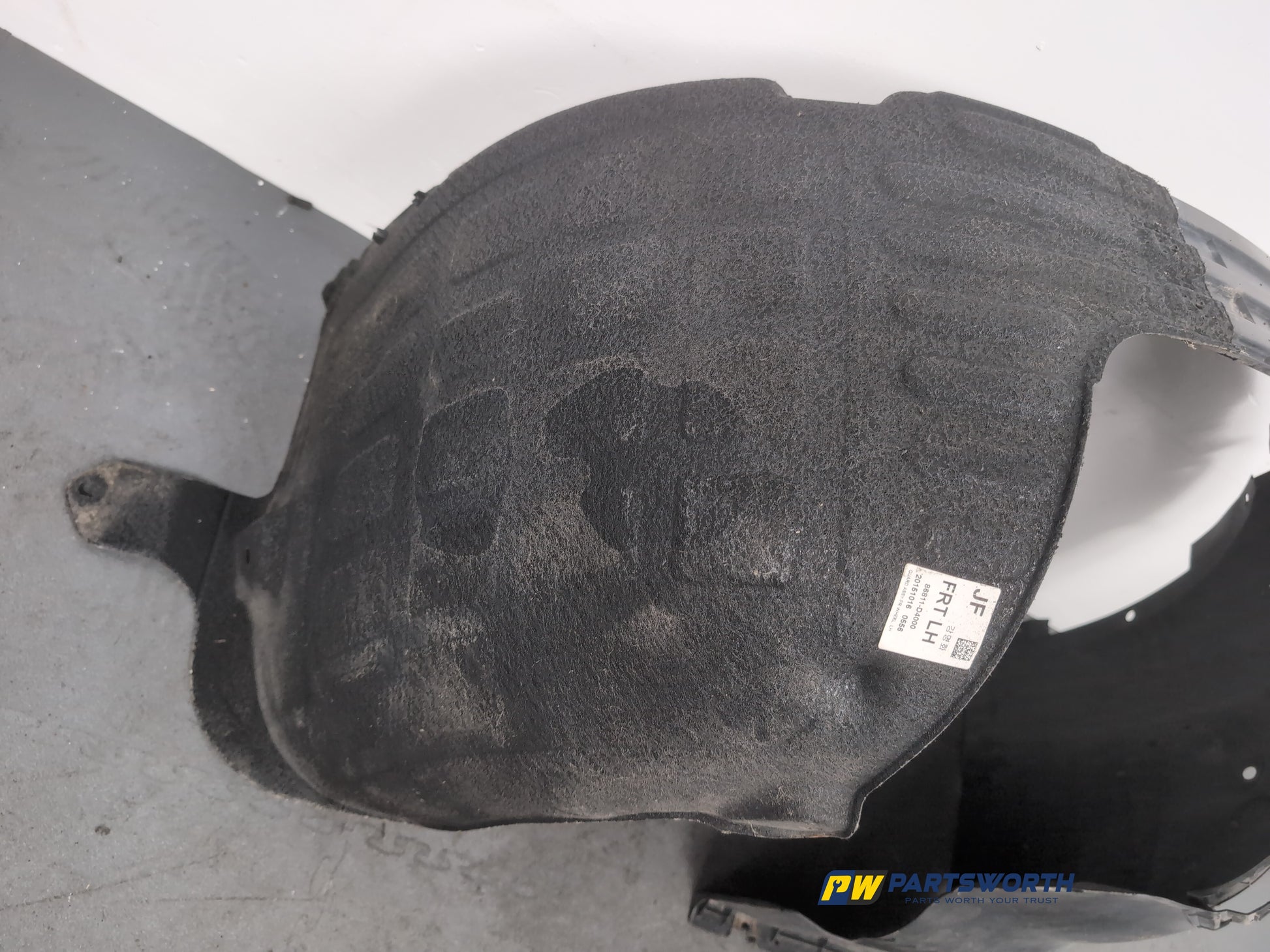 Moulding Wheel Arch Front LH 14