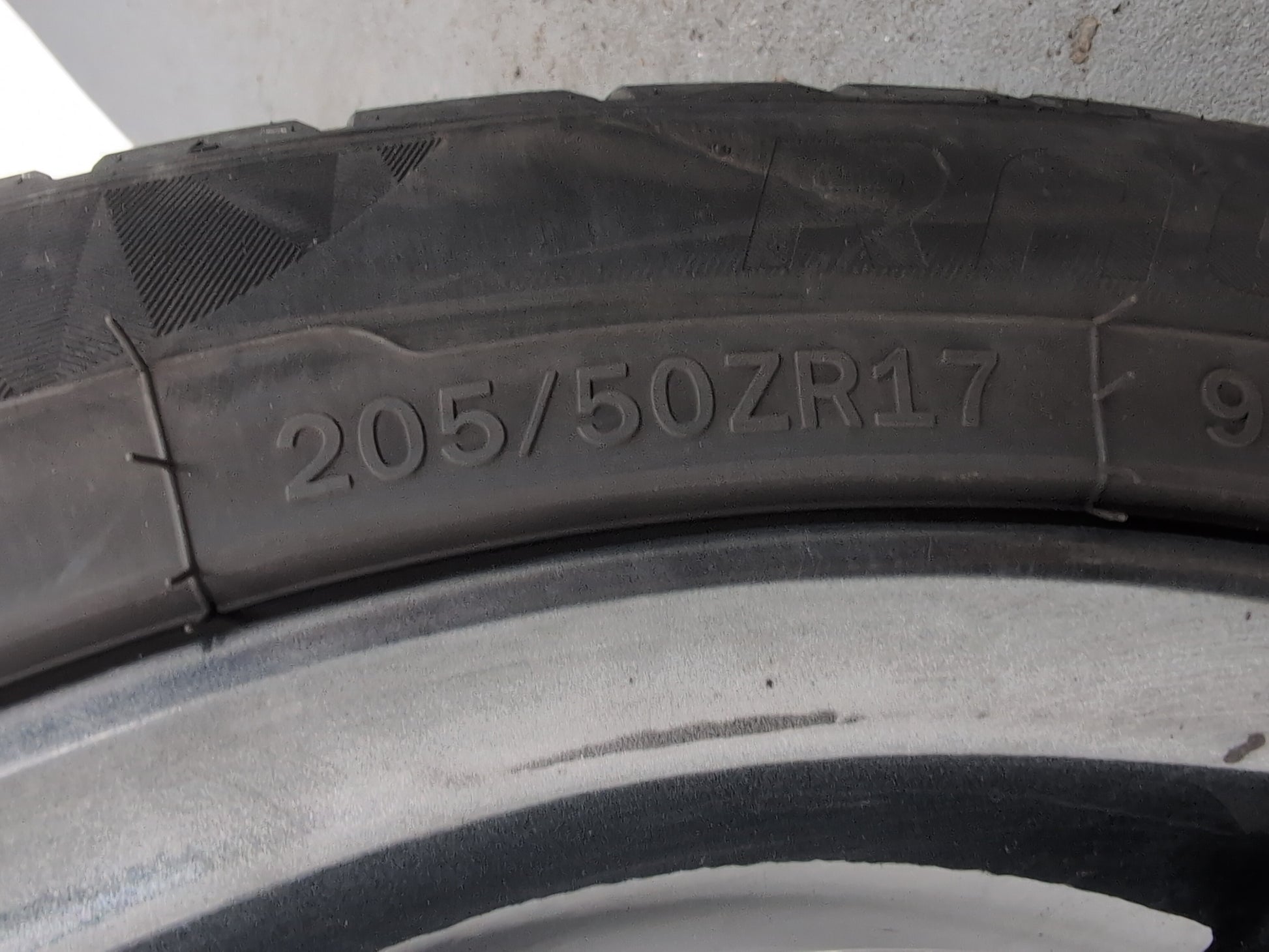Wheel Road Alloy 11