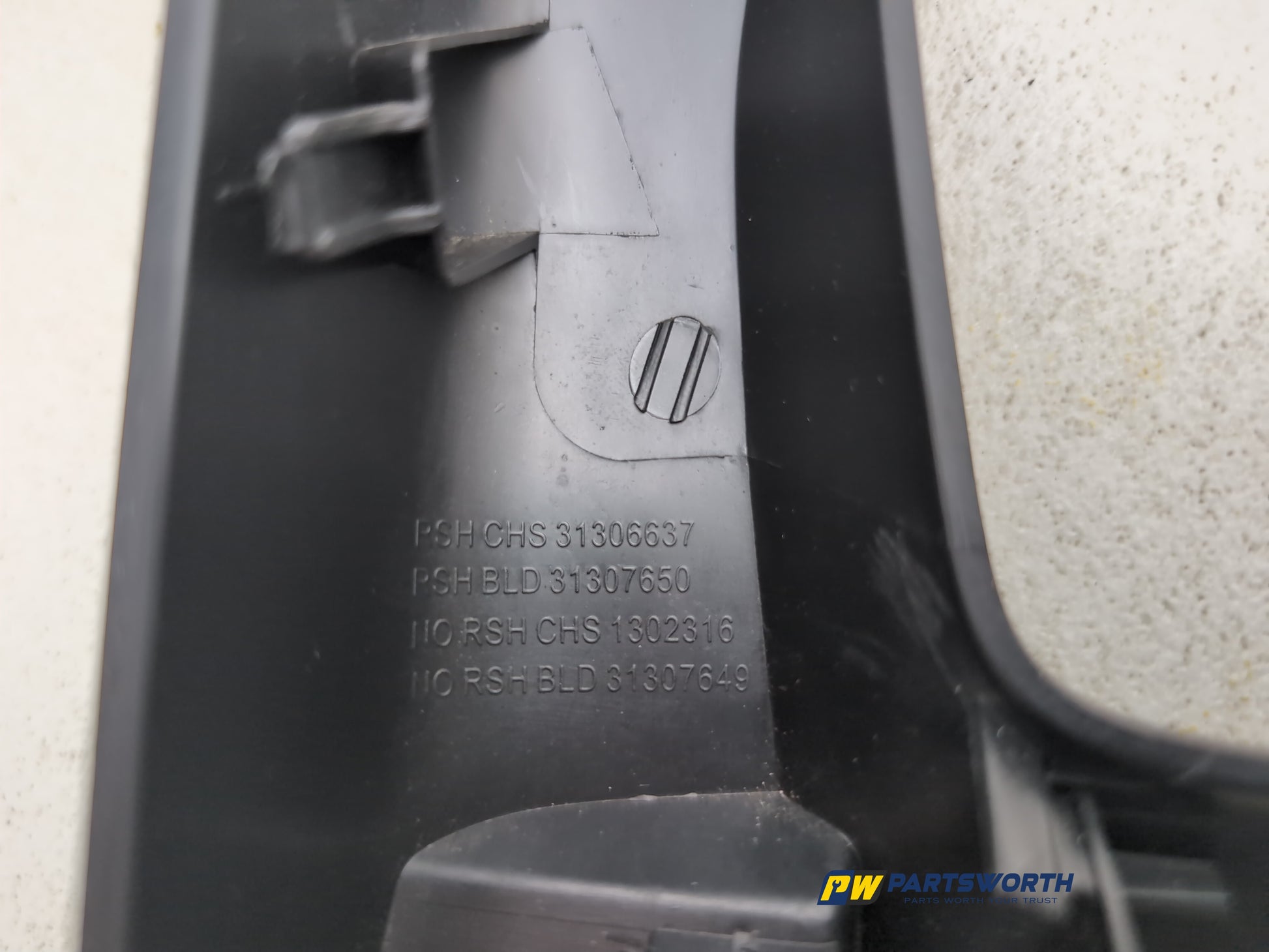 Centre Console Trim  14