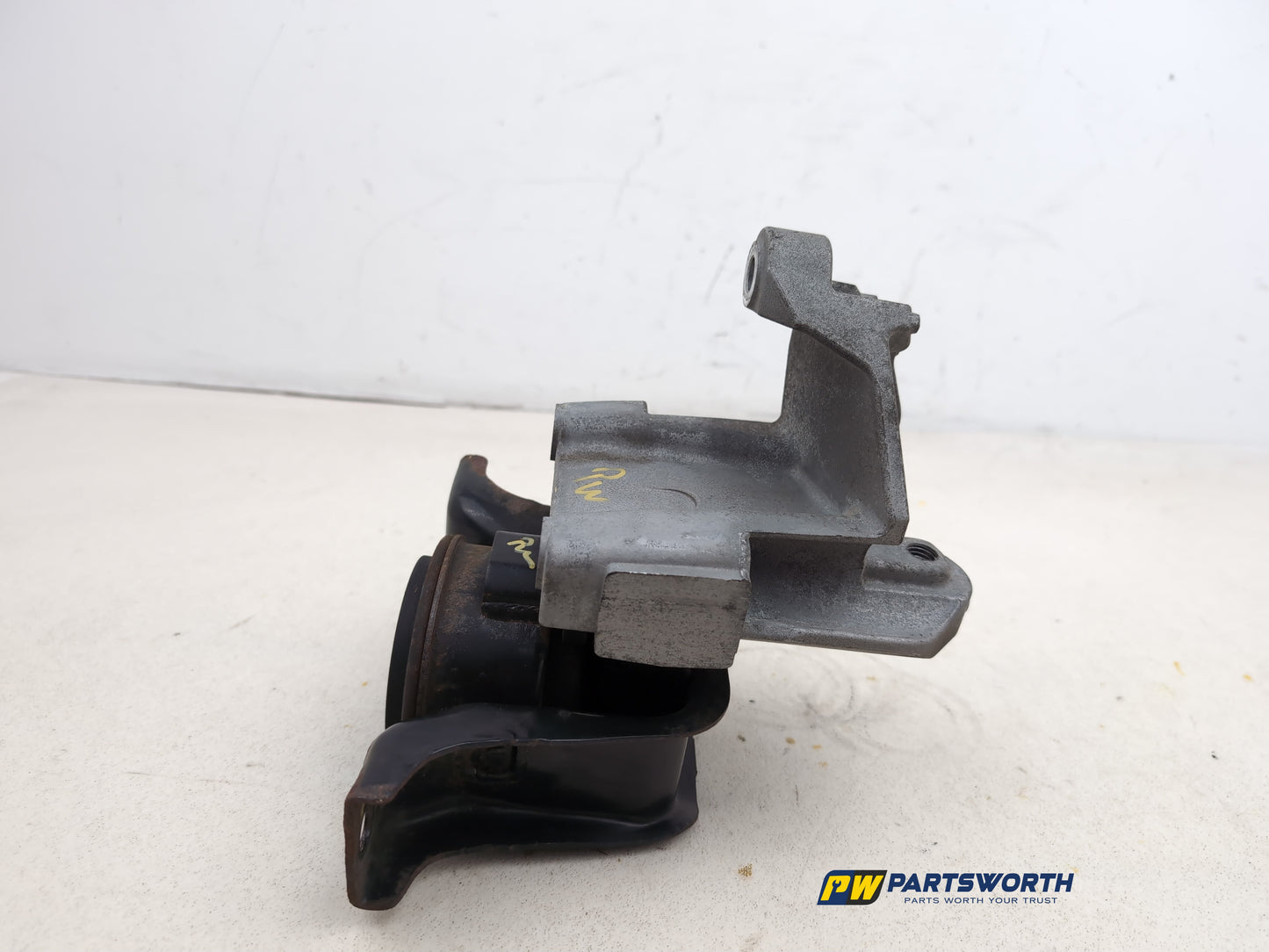 Engine Mounting RH 13