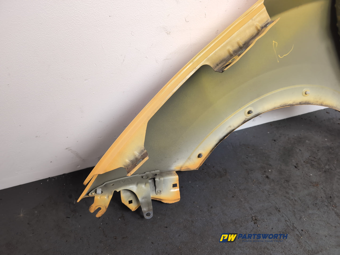 Wing Front RH 13