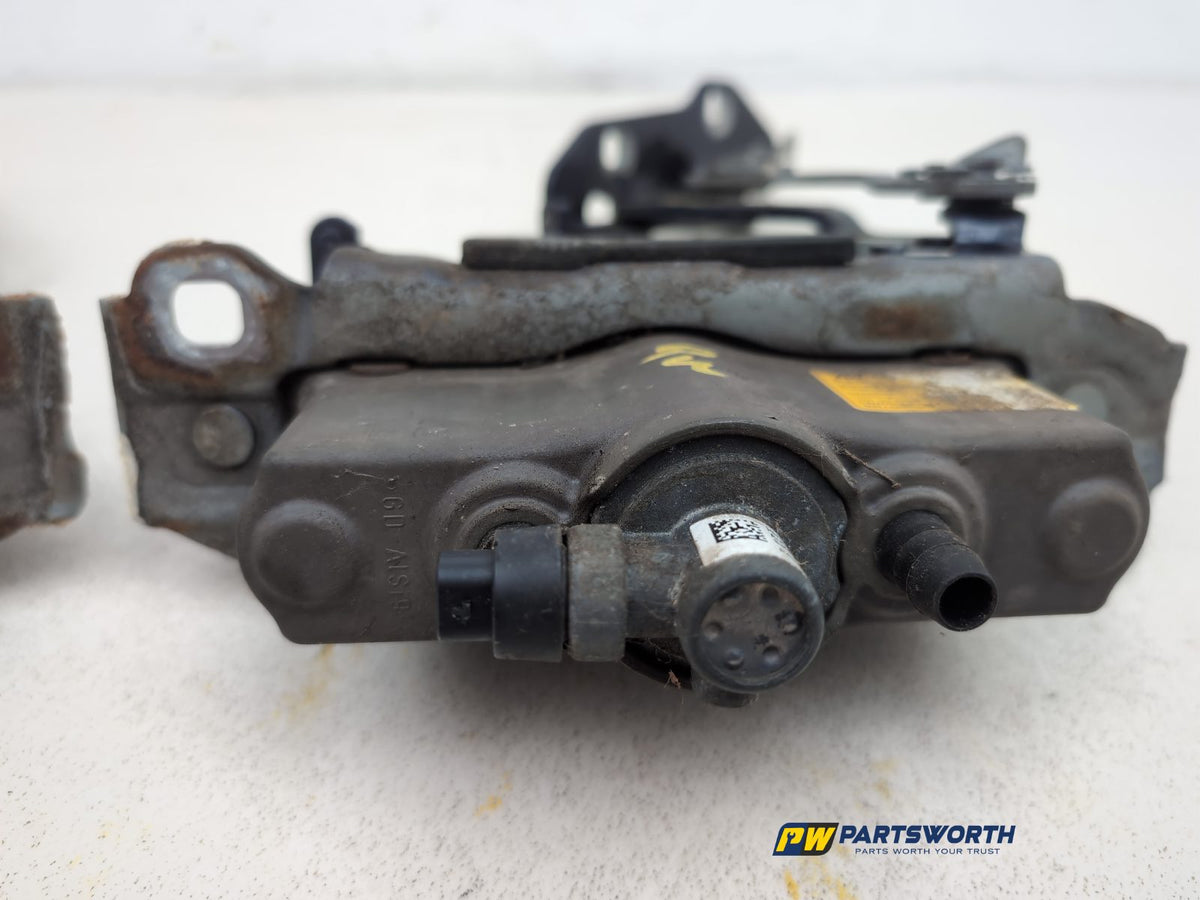 Bonnet Hinges 7