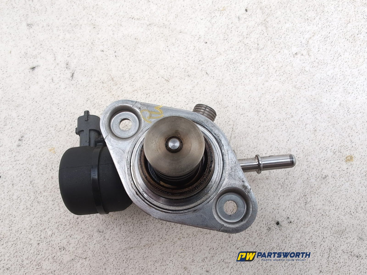 High pressure fuel pump 7