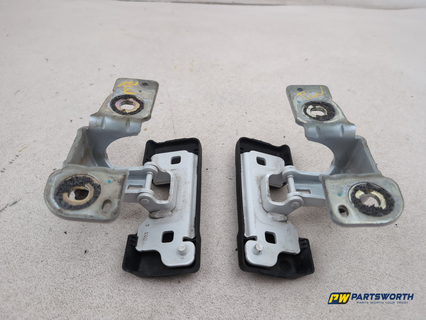 Misc Hinge 8