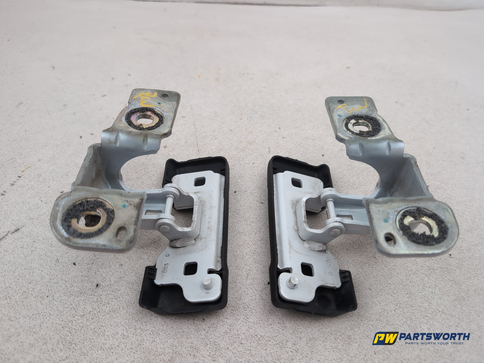 Misc Hinge 8