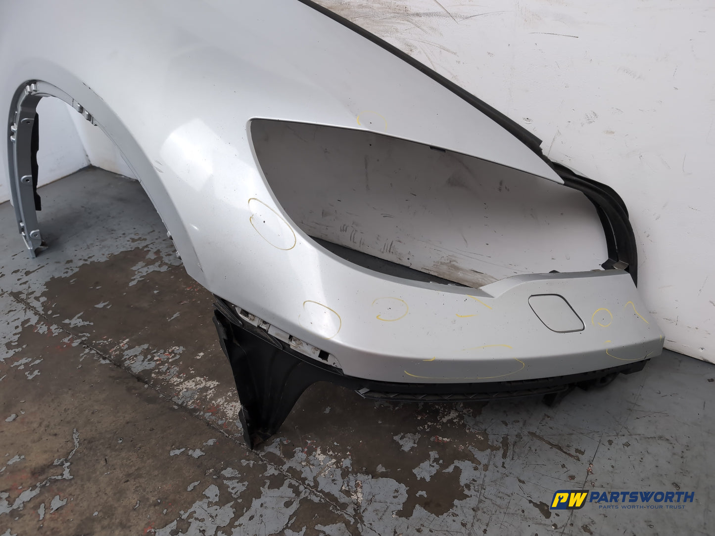 Wing Front RH 8