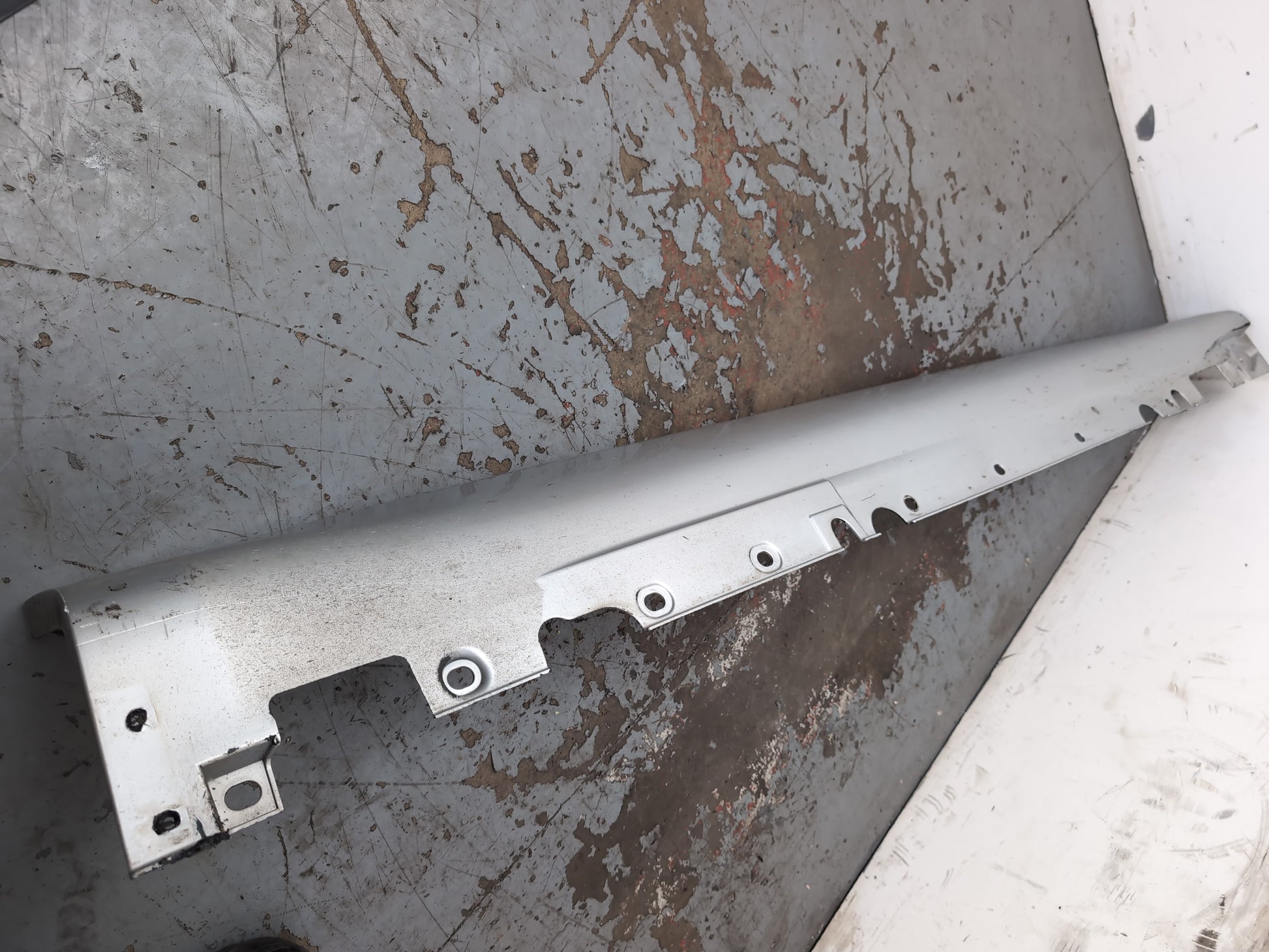 Side Skirt RH 9