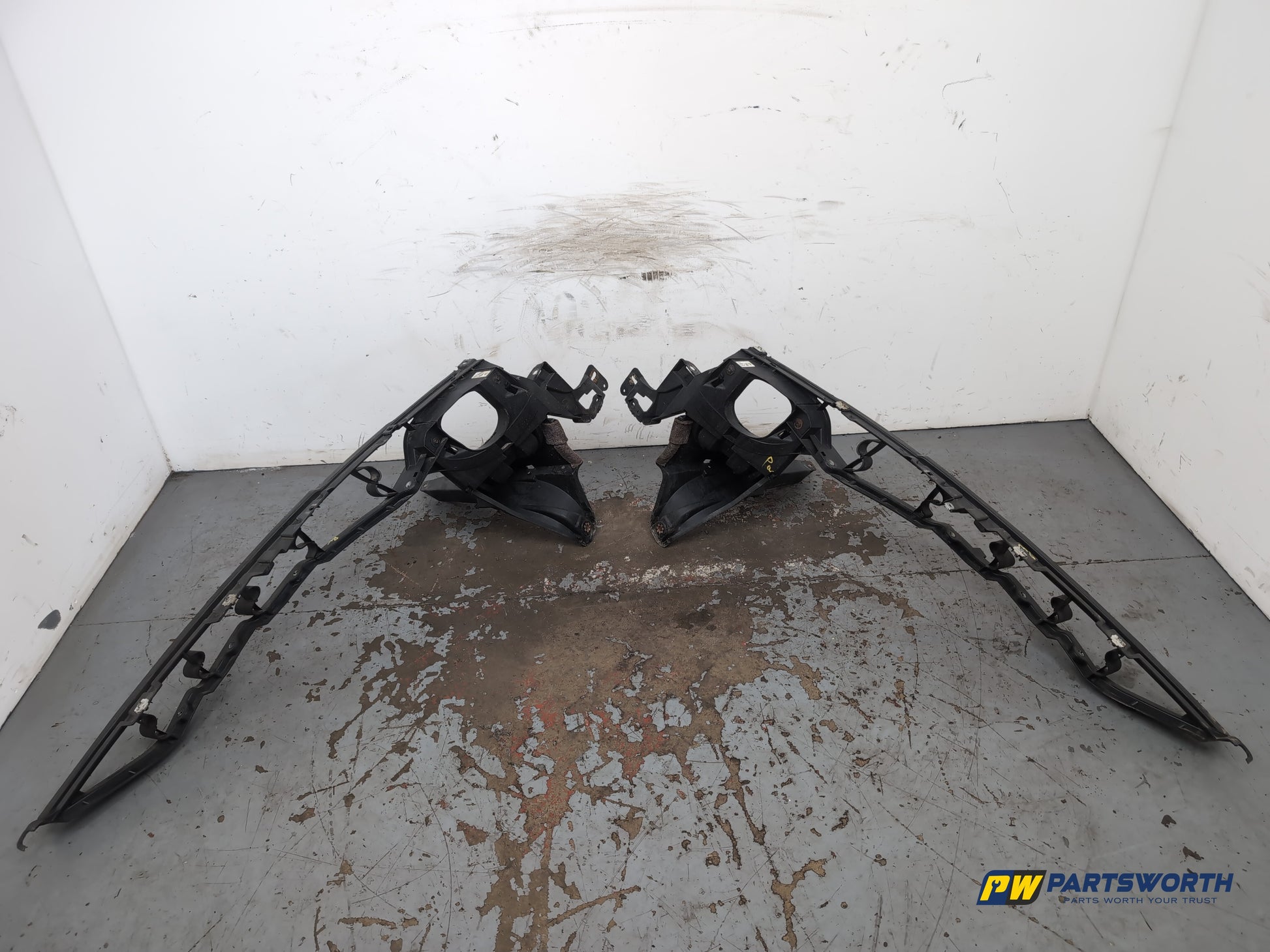Bumper Rear Bracket LH 8