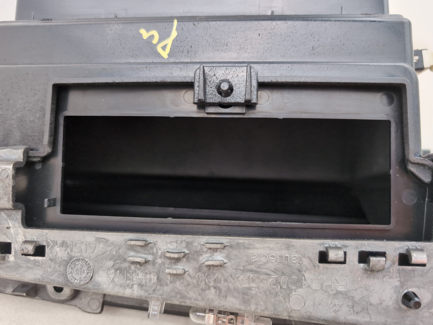 Glove Compartment Assembly 9