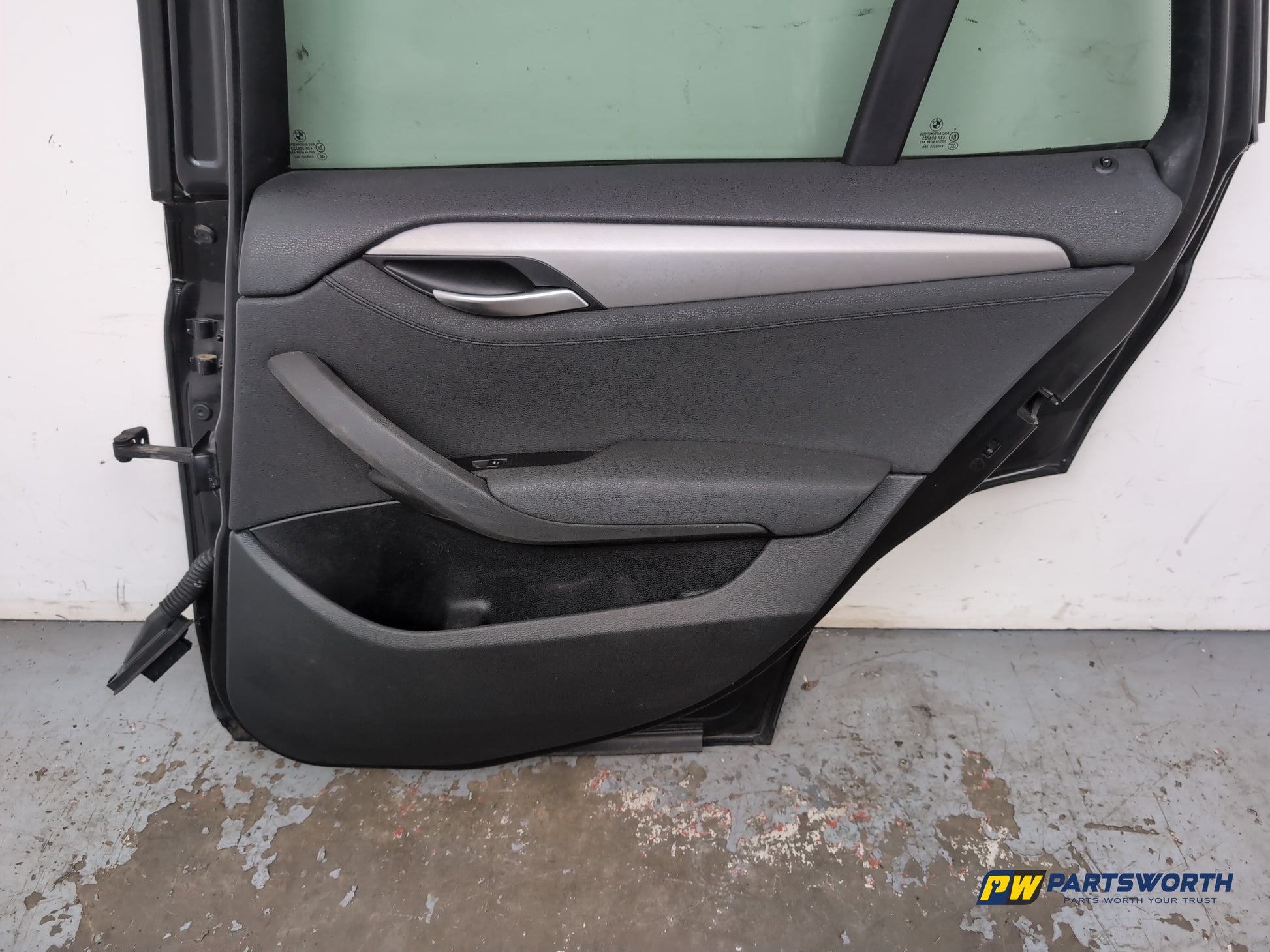 Bmw X1 Xdrive18d M Sport E84 Suv Door Rear Rh Driver Side Black Sapphire 475 - photo 8