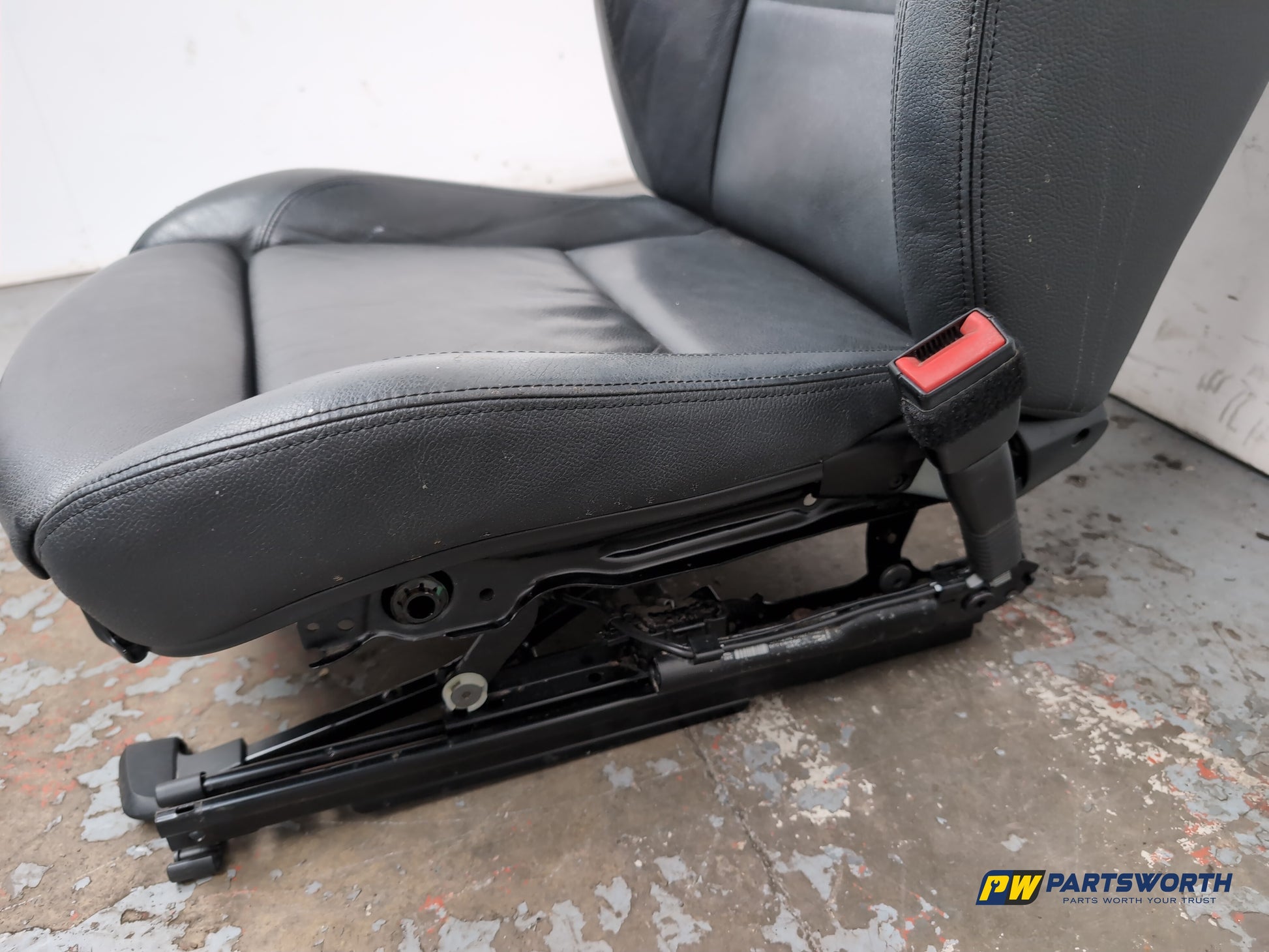 Seat Front RH 8
