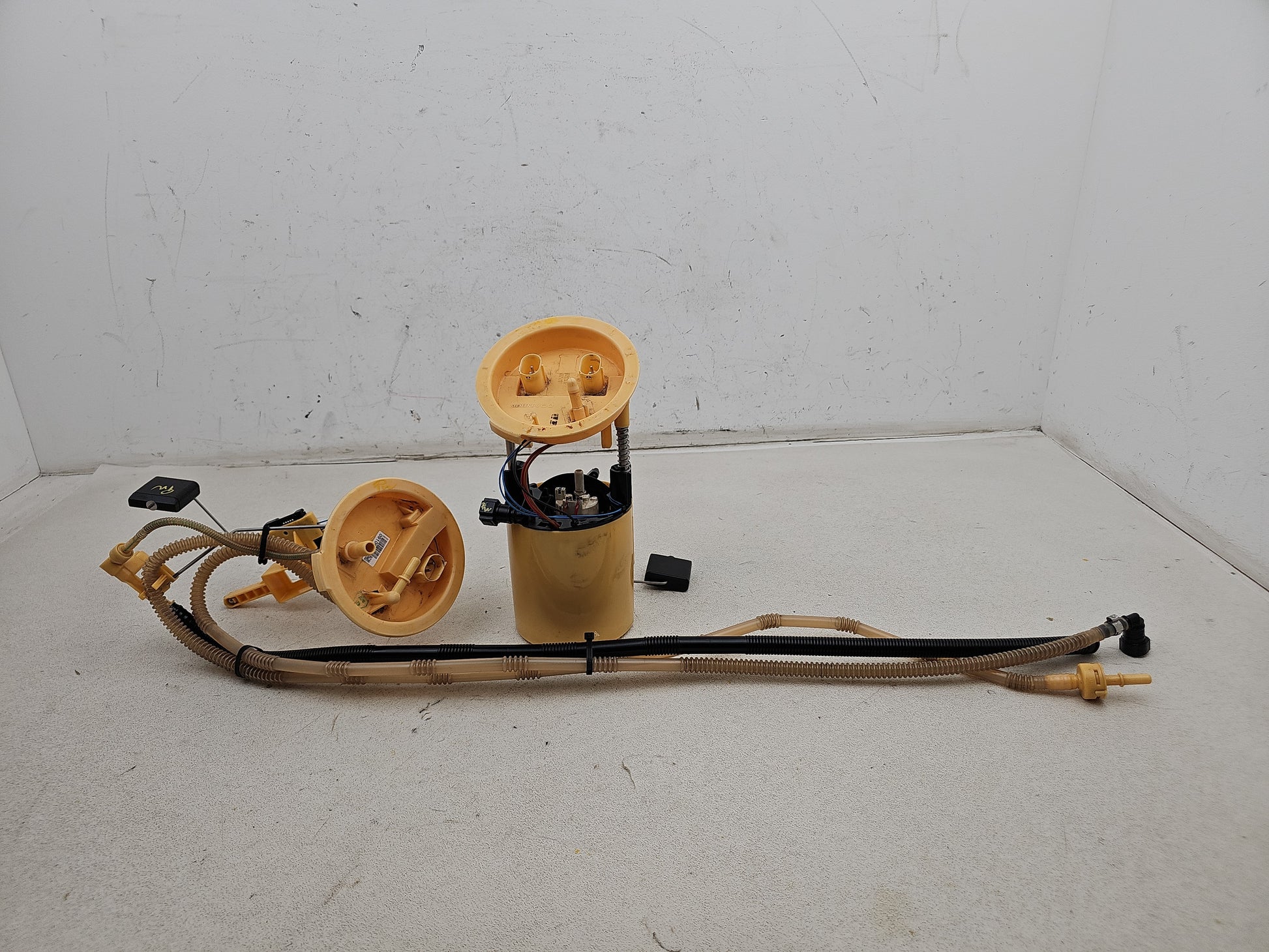 Fuel Tank Sender and Pump Unit 8