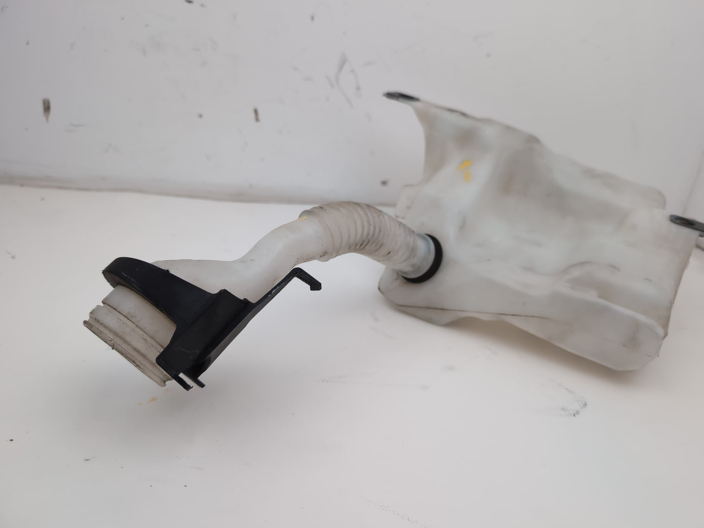 Washer Bottle Windscreen 8