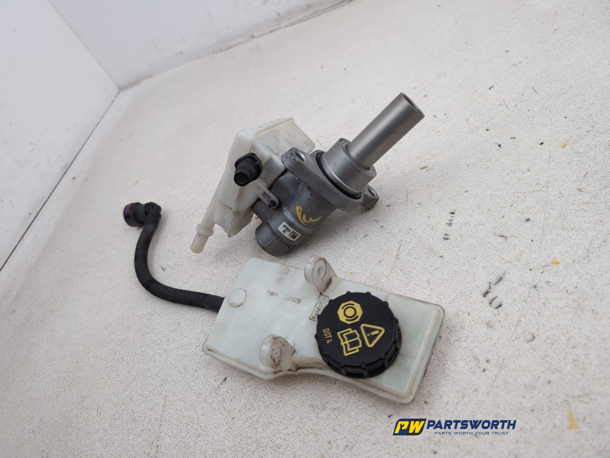 Brake Master Cylinder Assembly 8