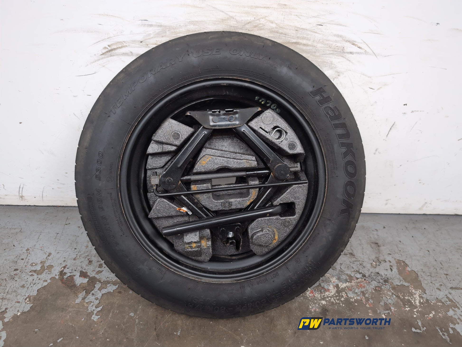 Space Saver Spare Wheel and Tool Kit  8