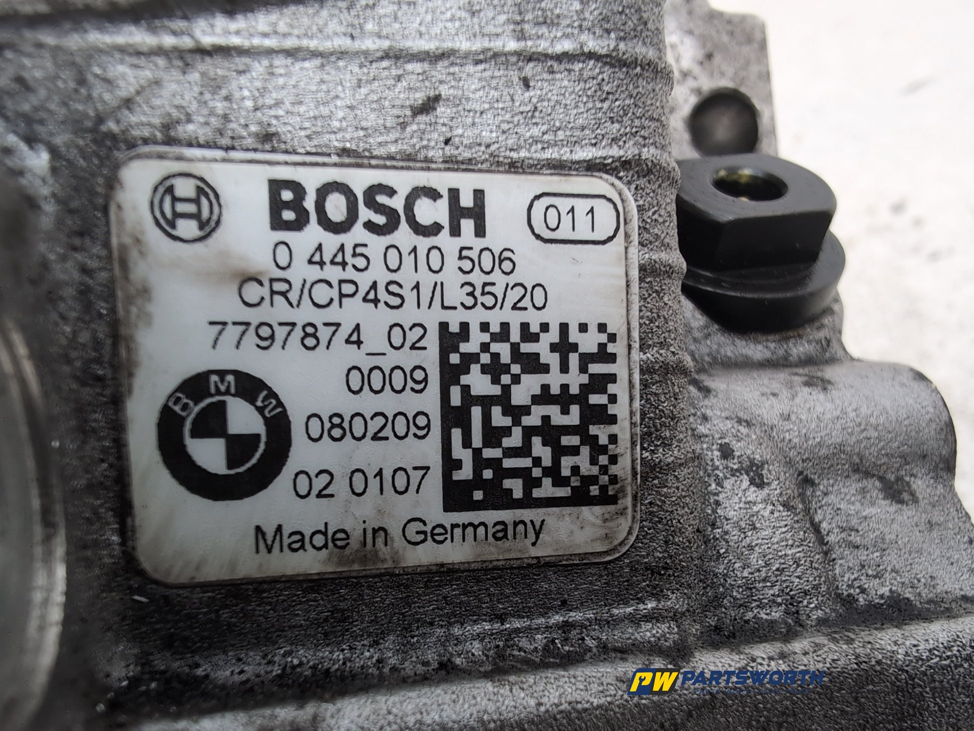 High pressure fuel pump 8
