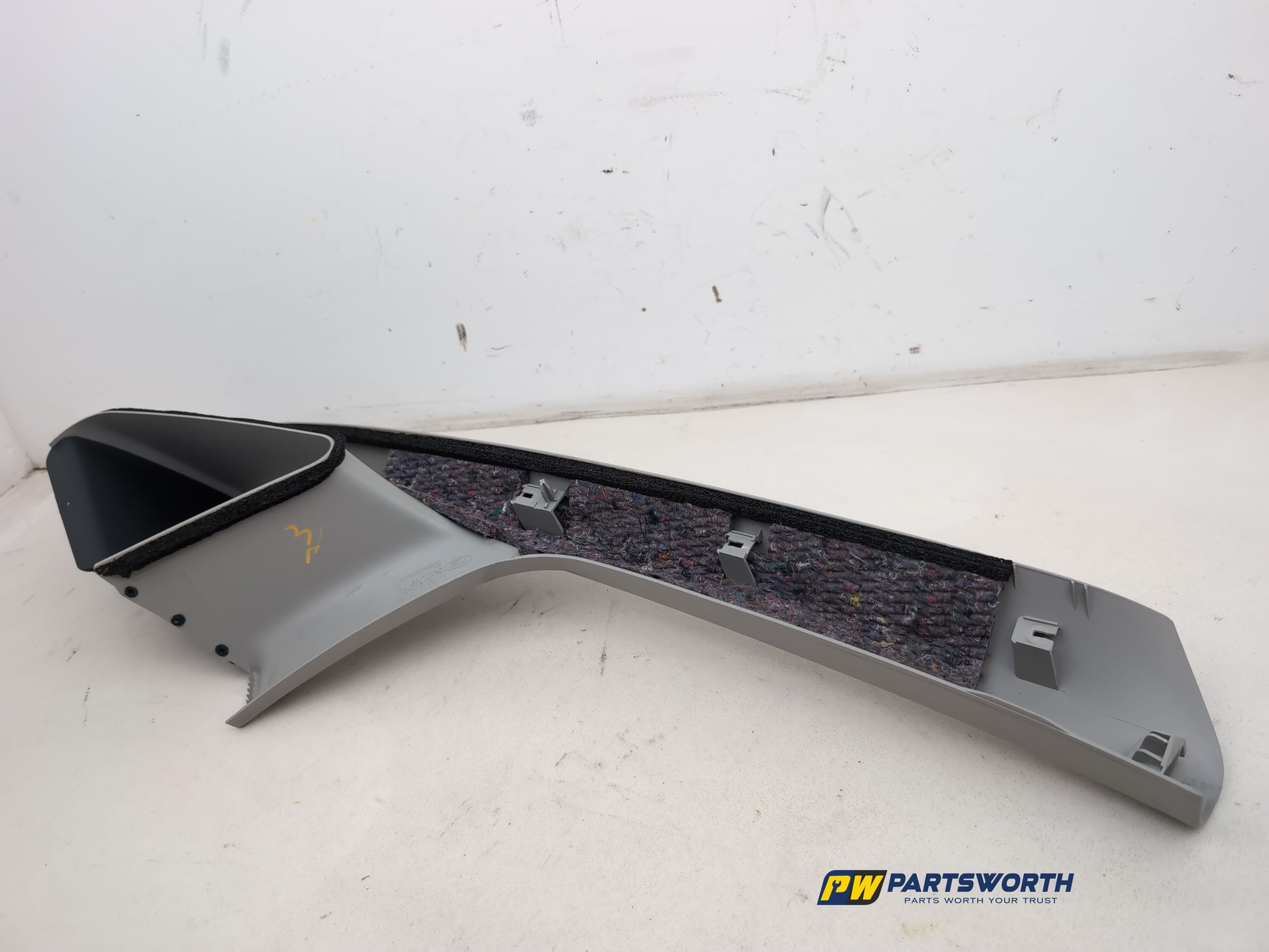 LH A Pillar Trim  8
