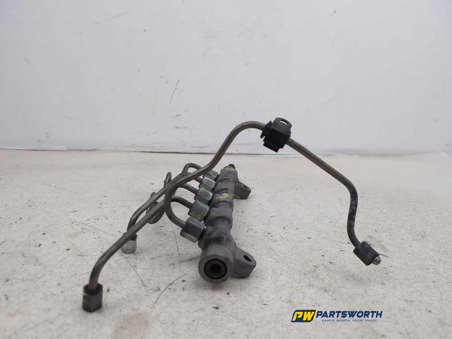 Fuel Rail 16