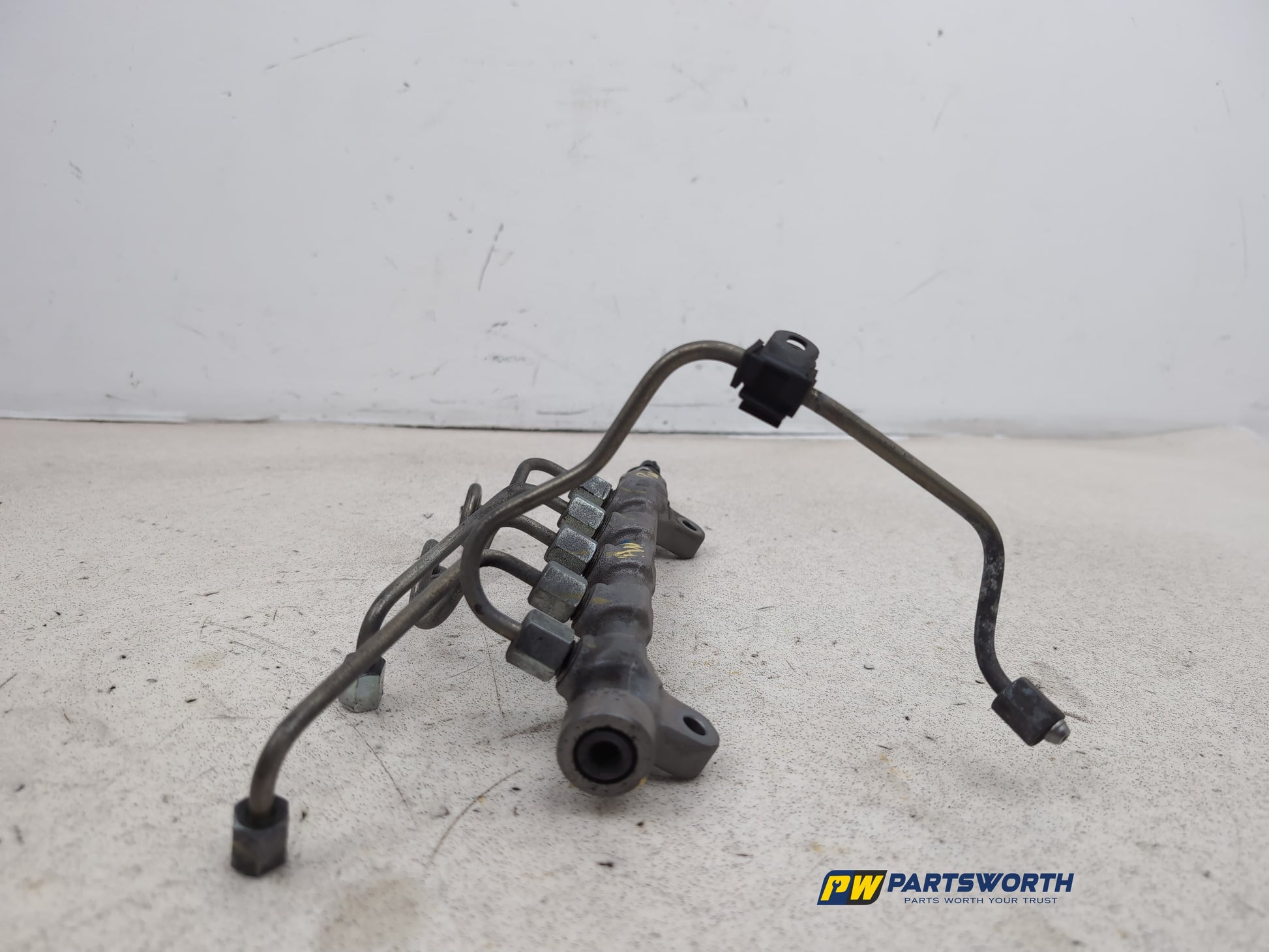 Fuel Rail 16