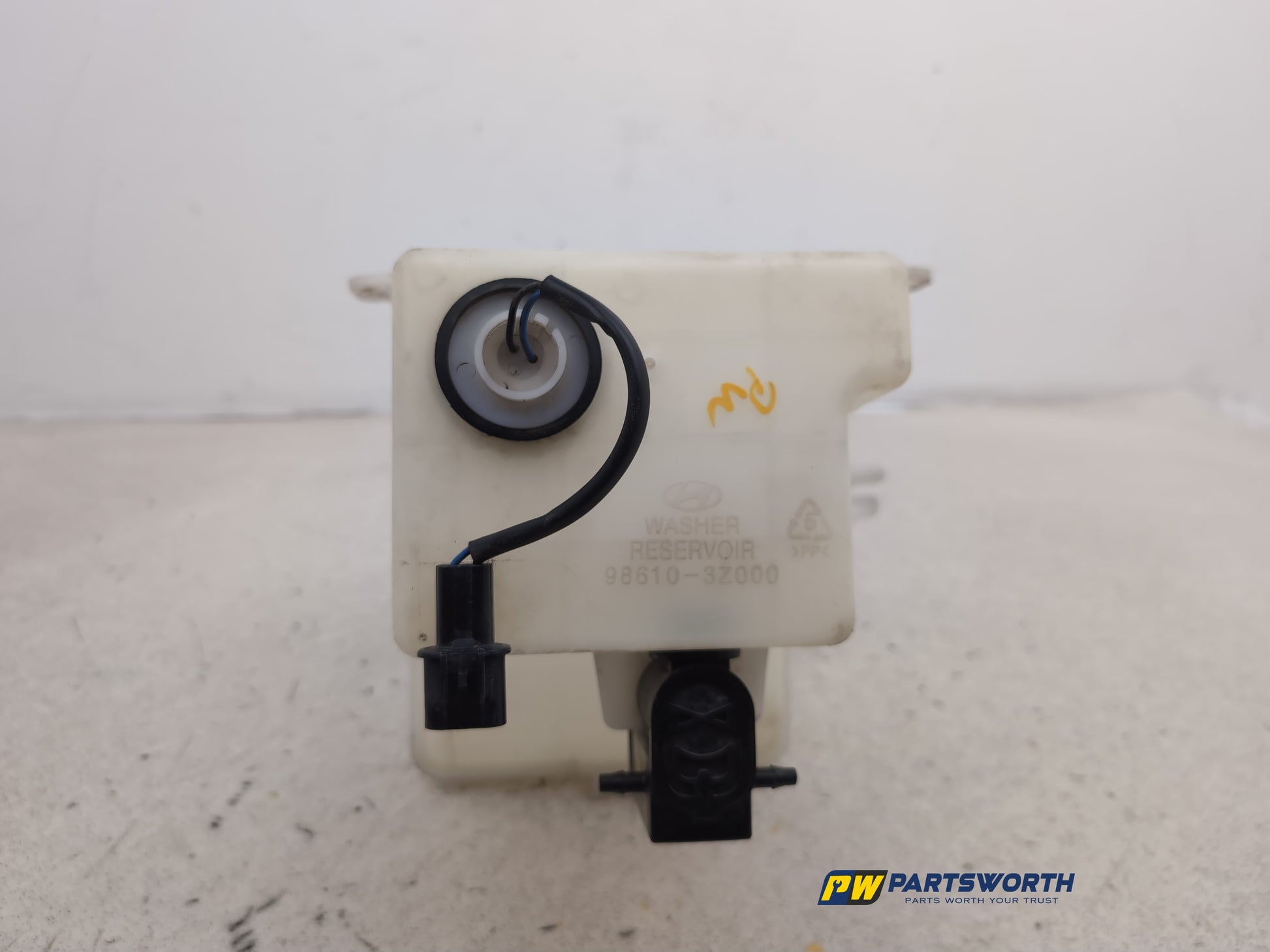 Washer Bottle Windscreen 15