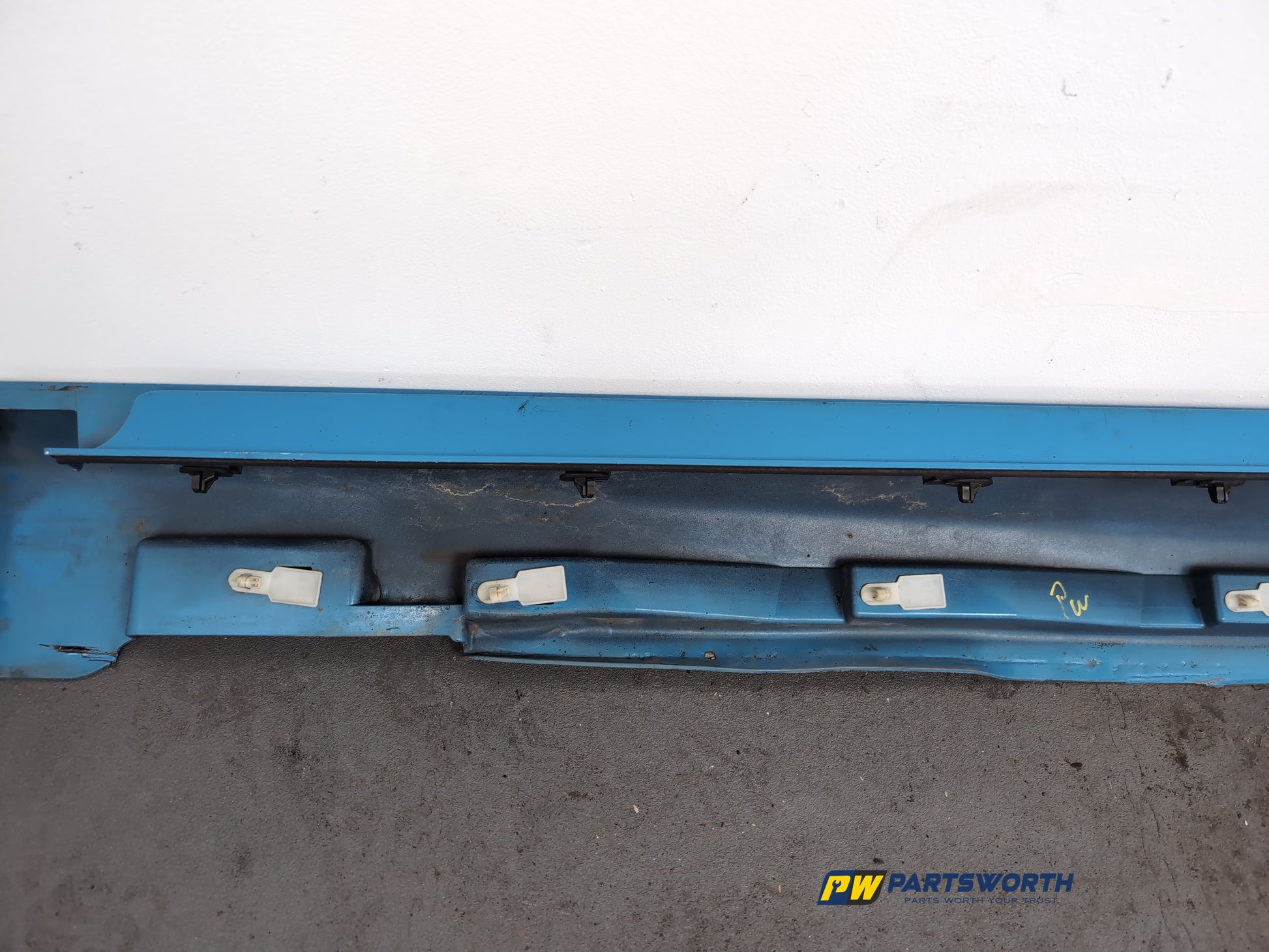 Side Skirt RH 16