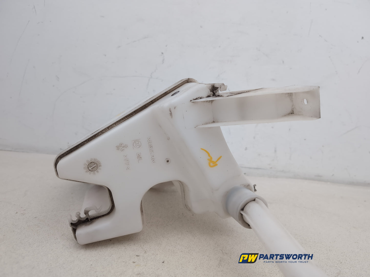 Washer Bottle Windscreen 16
