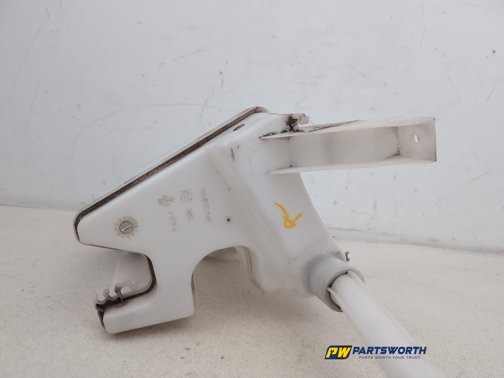Washer Bottle Windscreen 15