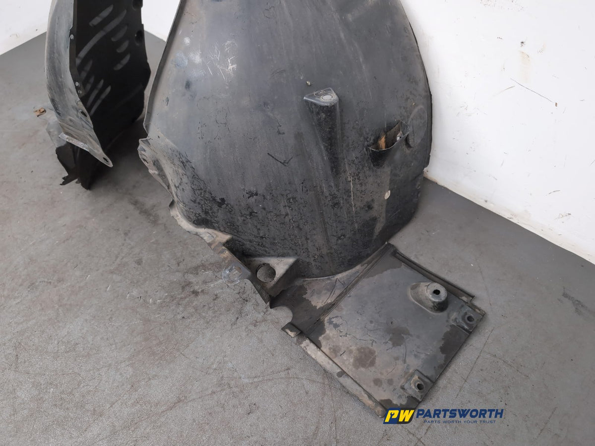 Moulding Wheel Arch Front RH 8