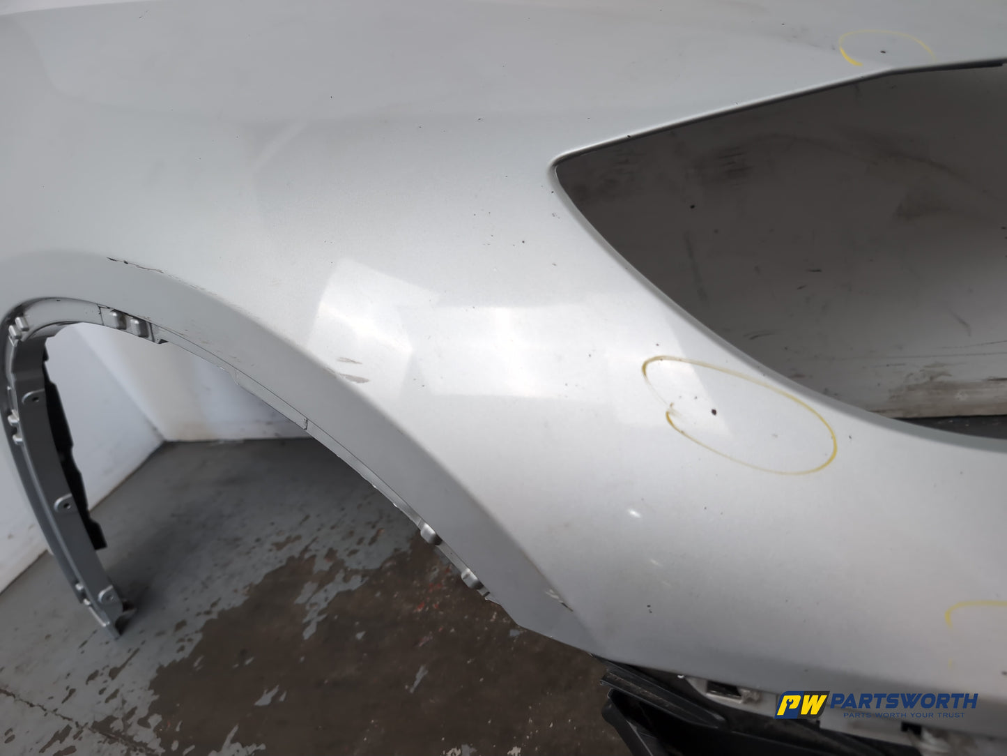 Wing Front RH 9