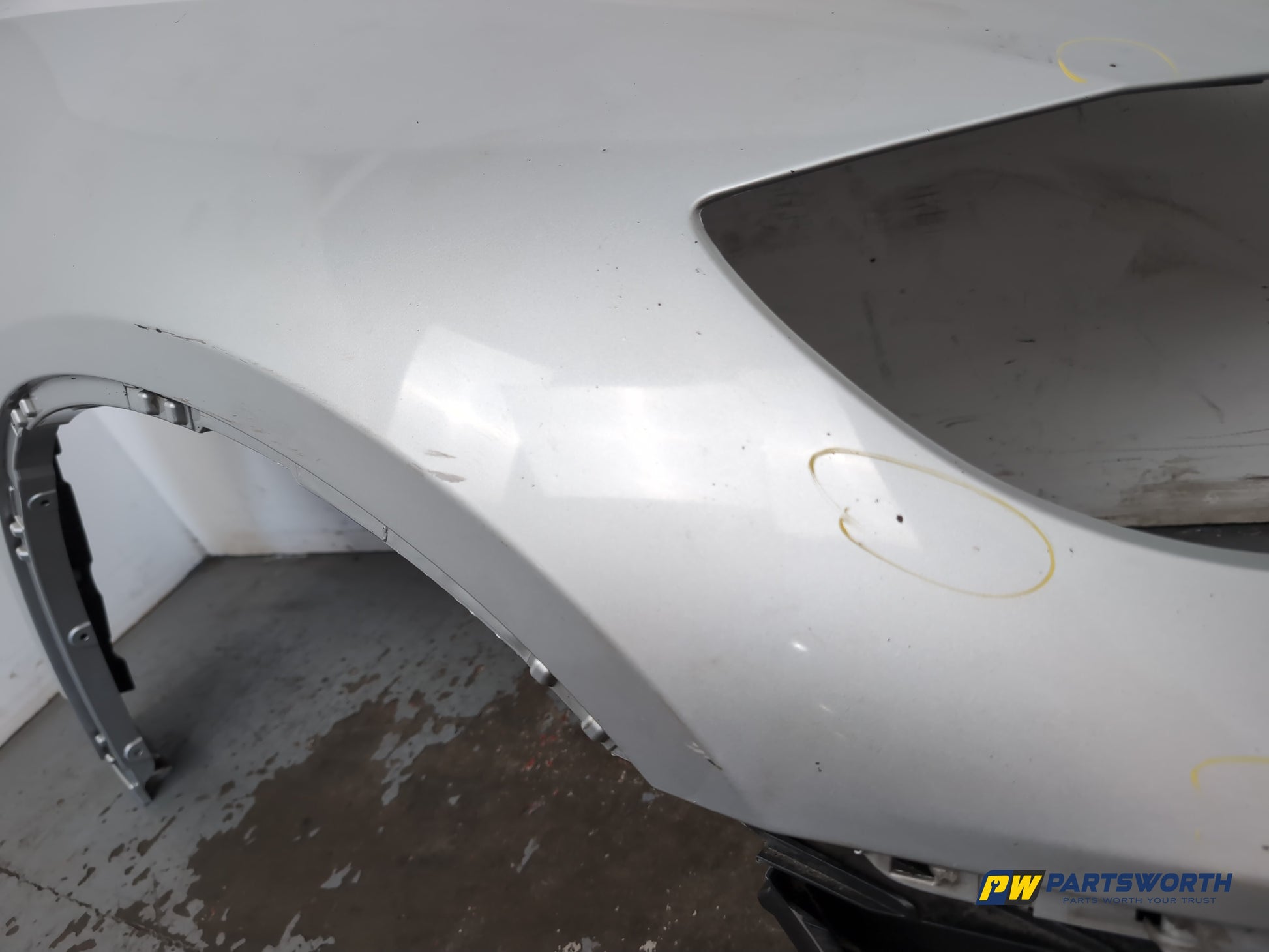 Wing Front RH 9