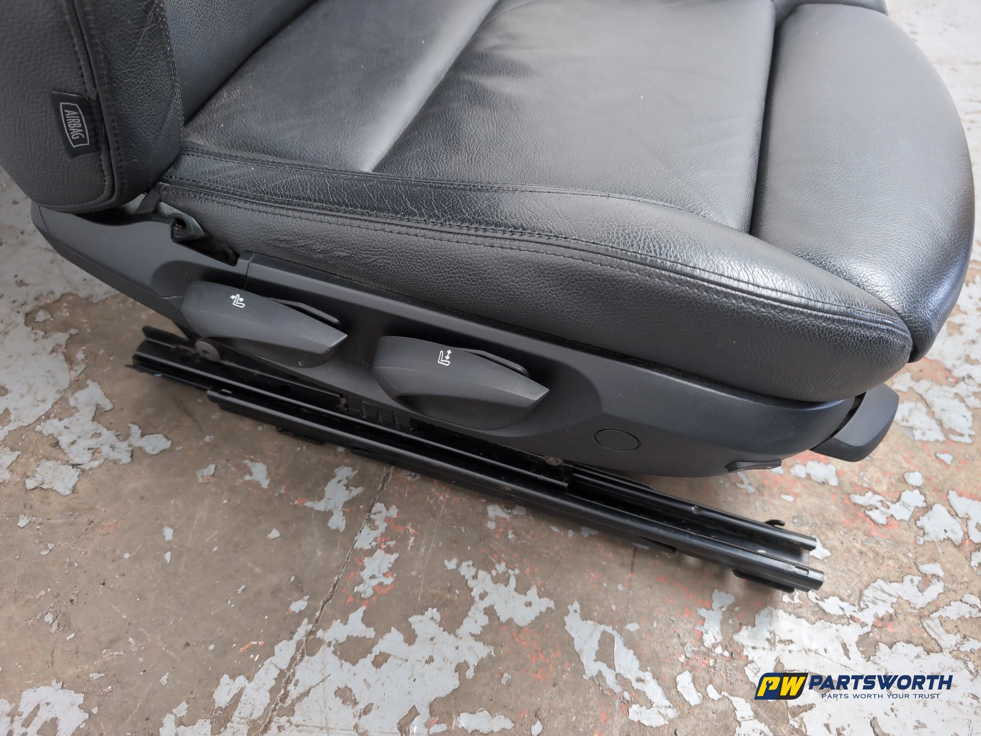 Seat Front RH 9