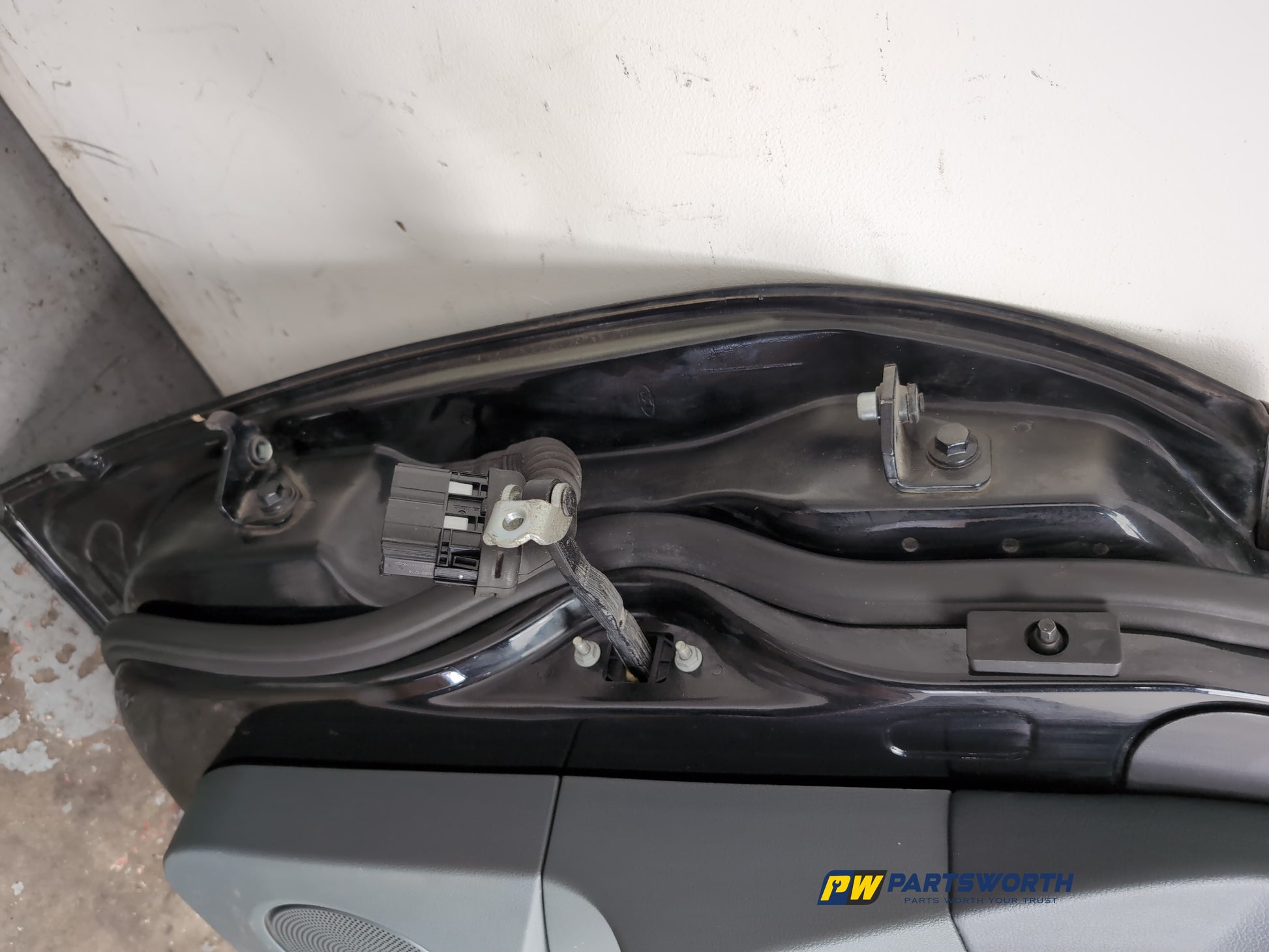 Door Front RH 9
