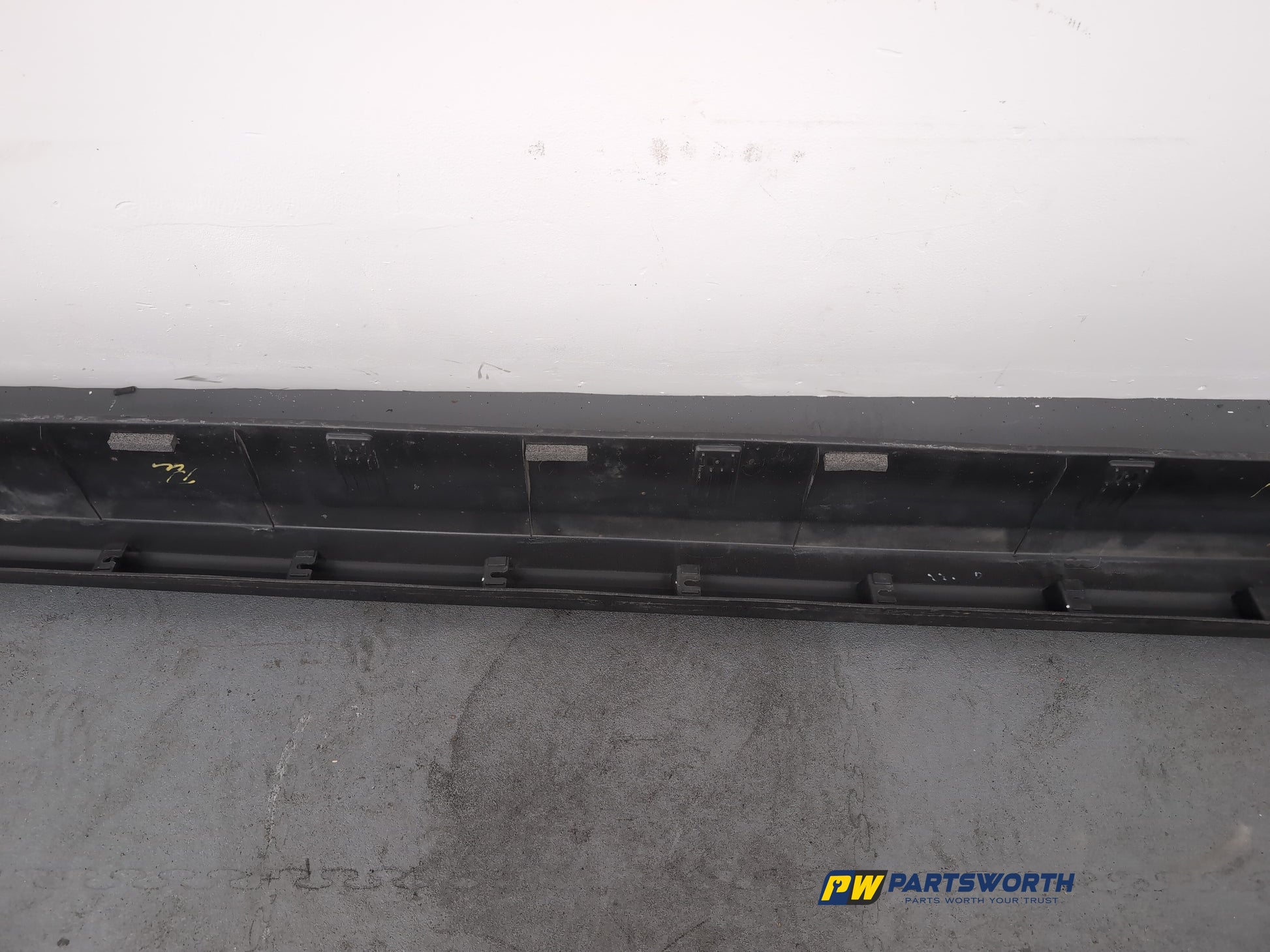 Side Skirt LH 17