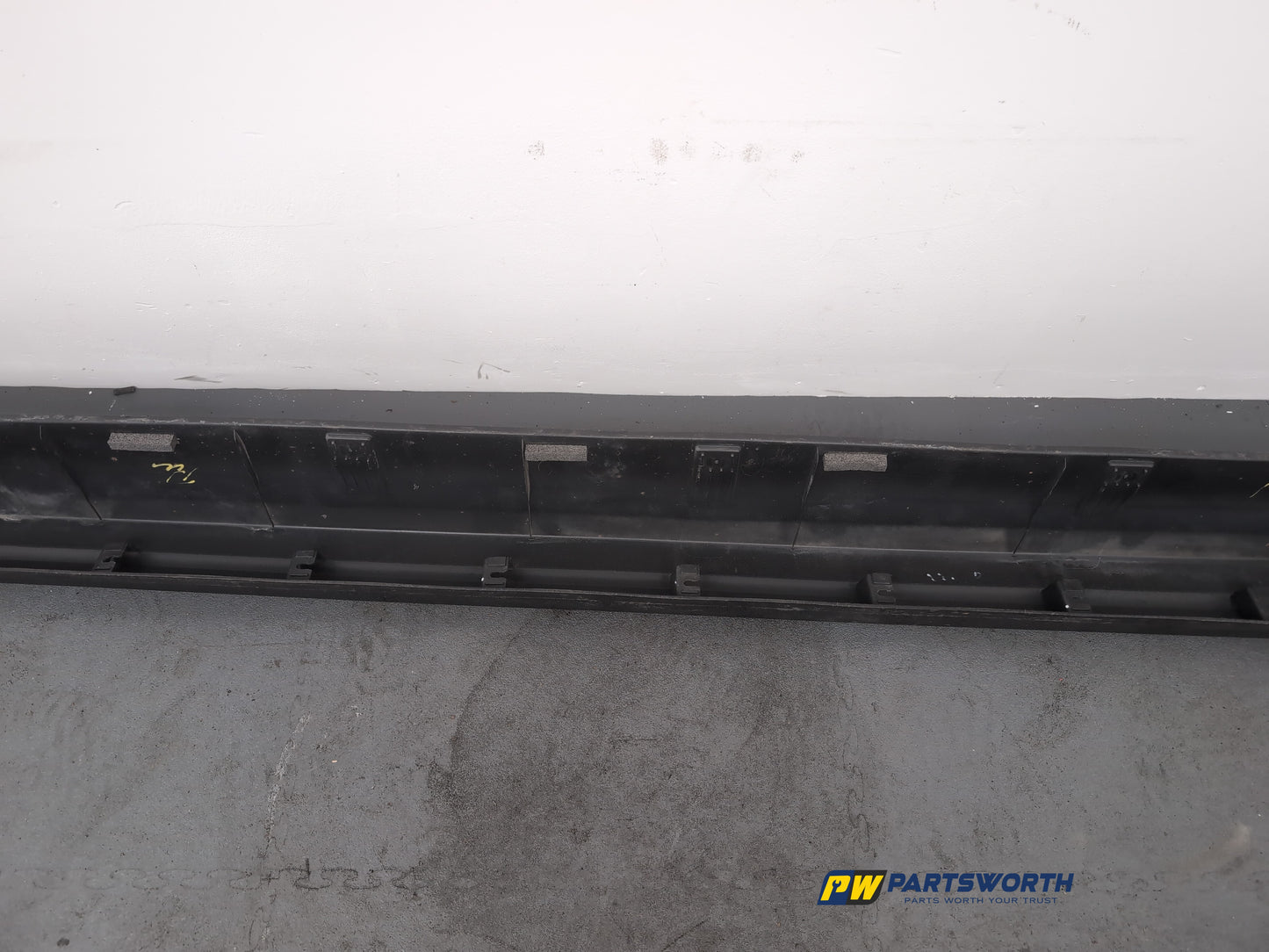 Side Skirt LH 18